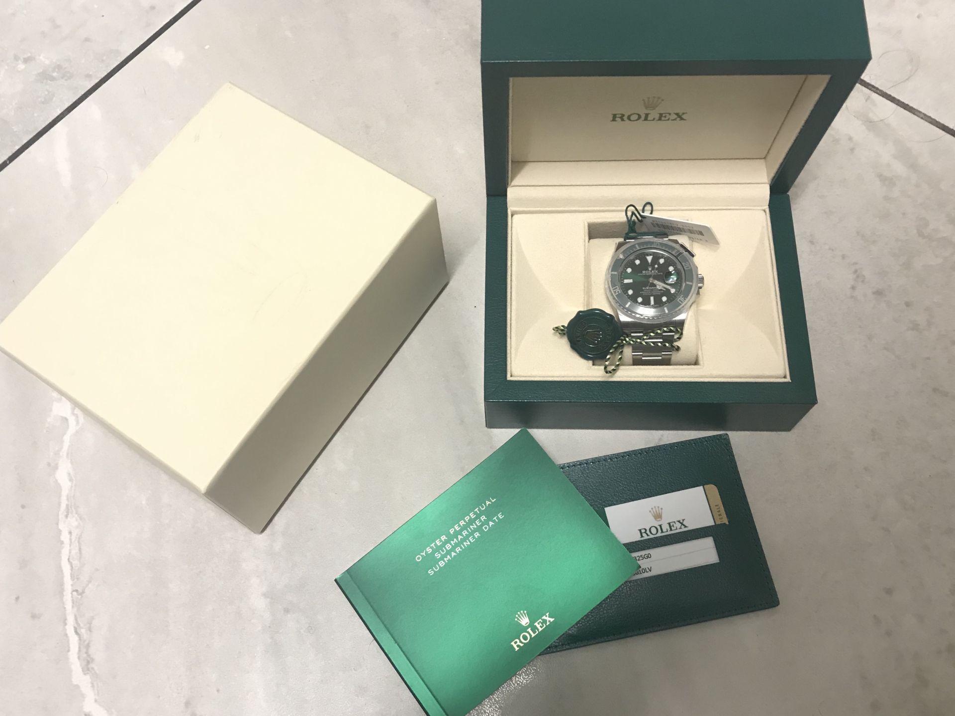 ROLEX SUBMARINER DATE WATCH OYSTERSTEEL 40MM **HULK** - Image 5 of 11