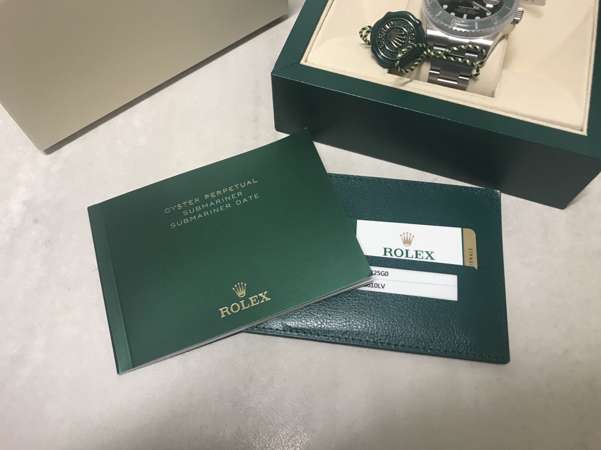 ROLEX SUBMARINER DATE WATCH OYSTERSTEEL 40MM **HULK** - Image 7 of 11