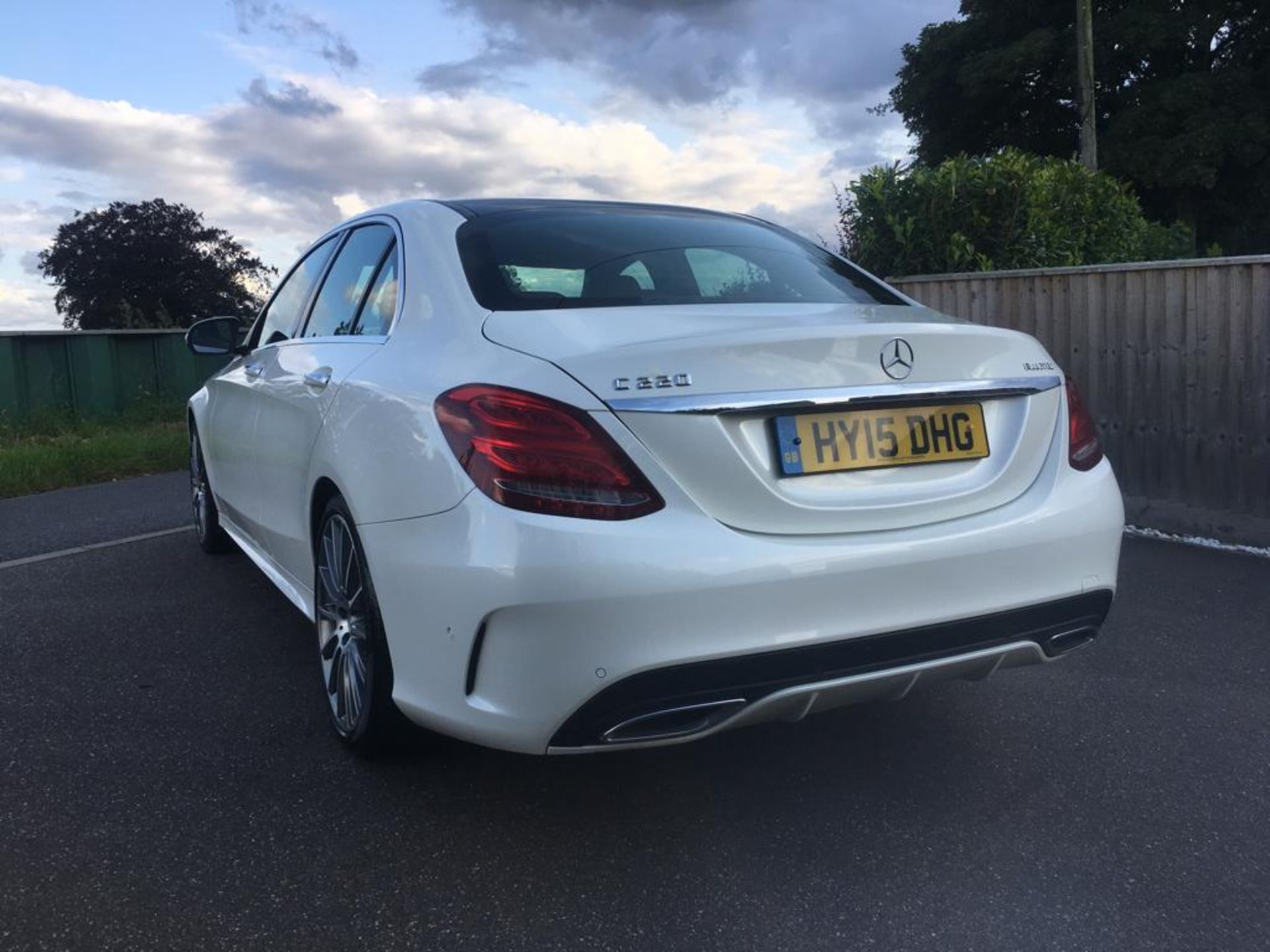 2015 MERCEDES BENZ C220 D AMG LINE PREMIUM PLUS BLUETEC **MEGA SPEC** - Image 12 of 24