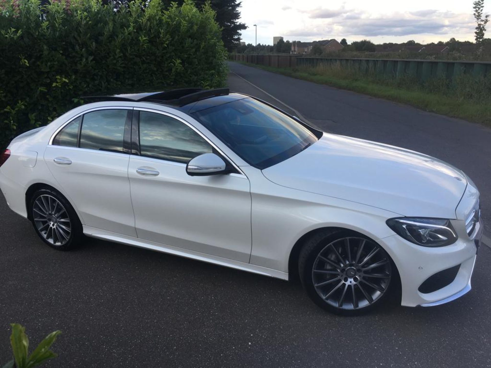 2015 MERCEDES BENZ C220 D AMG LINE PREMIUM PLUS BLUETEC **MEGA SPEC** - Image 6 of 24