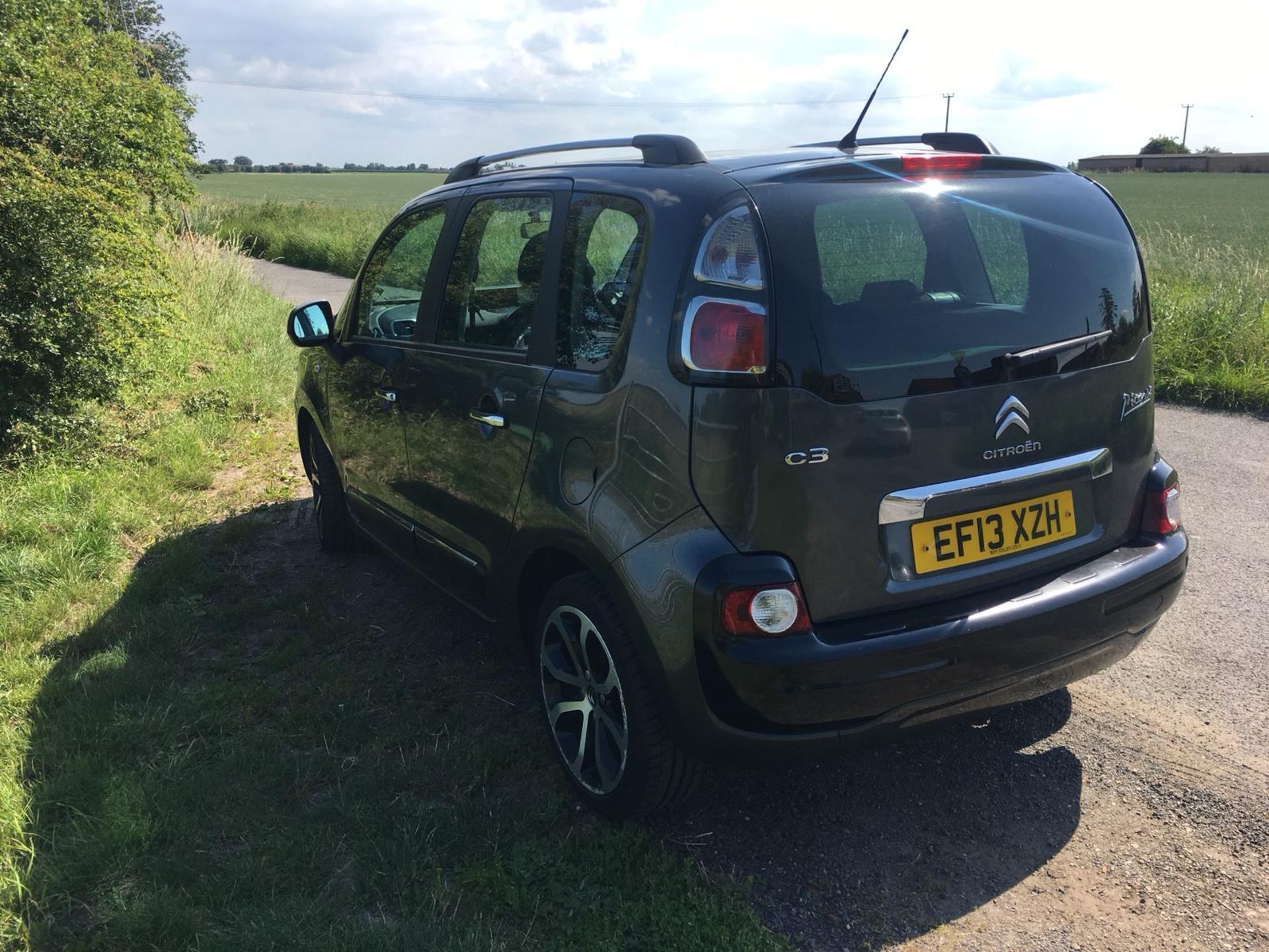 2013 CITROEN C3 PICASSO **ONE OWNER FROM NEW** - Image 6 of 12