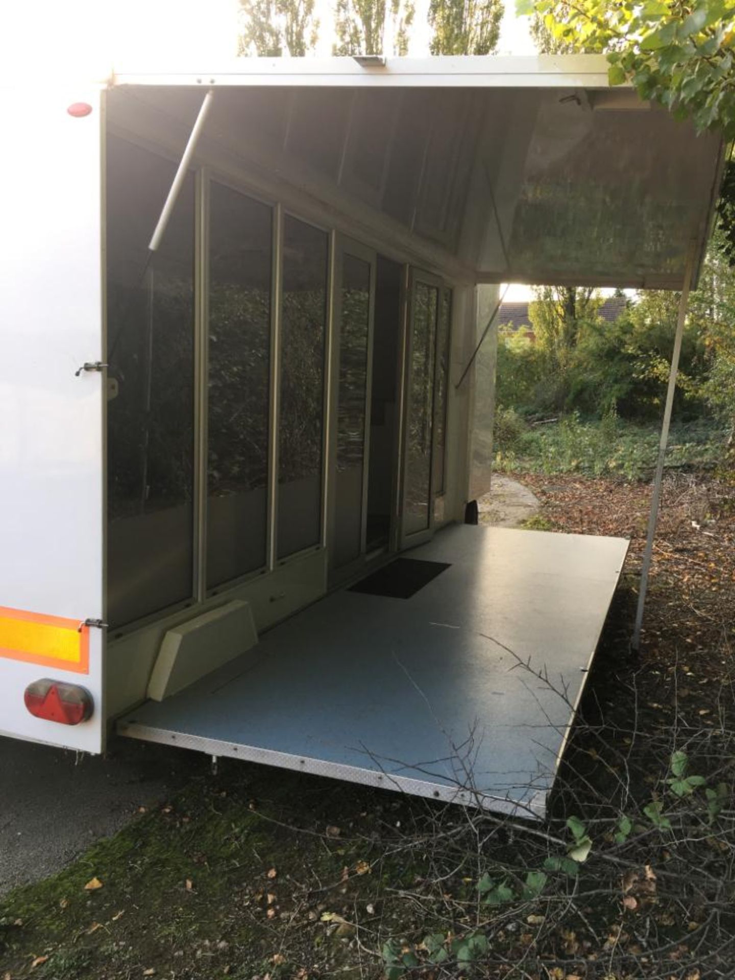 EXHIBITION UNIT WITH TRAILER **EXTENDABLE** - Image 4 of 51