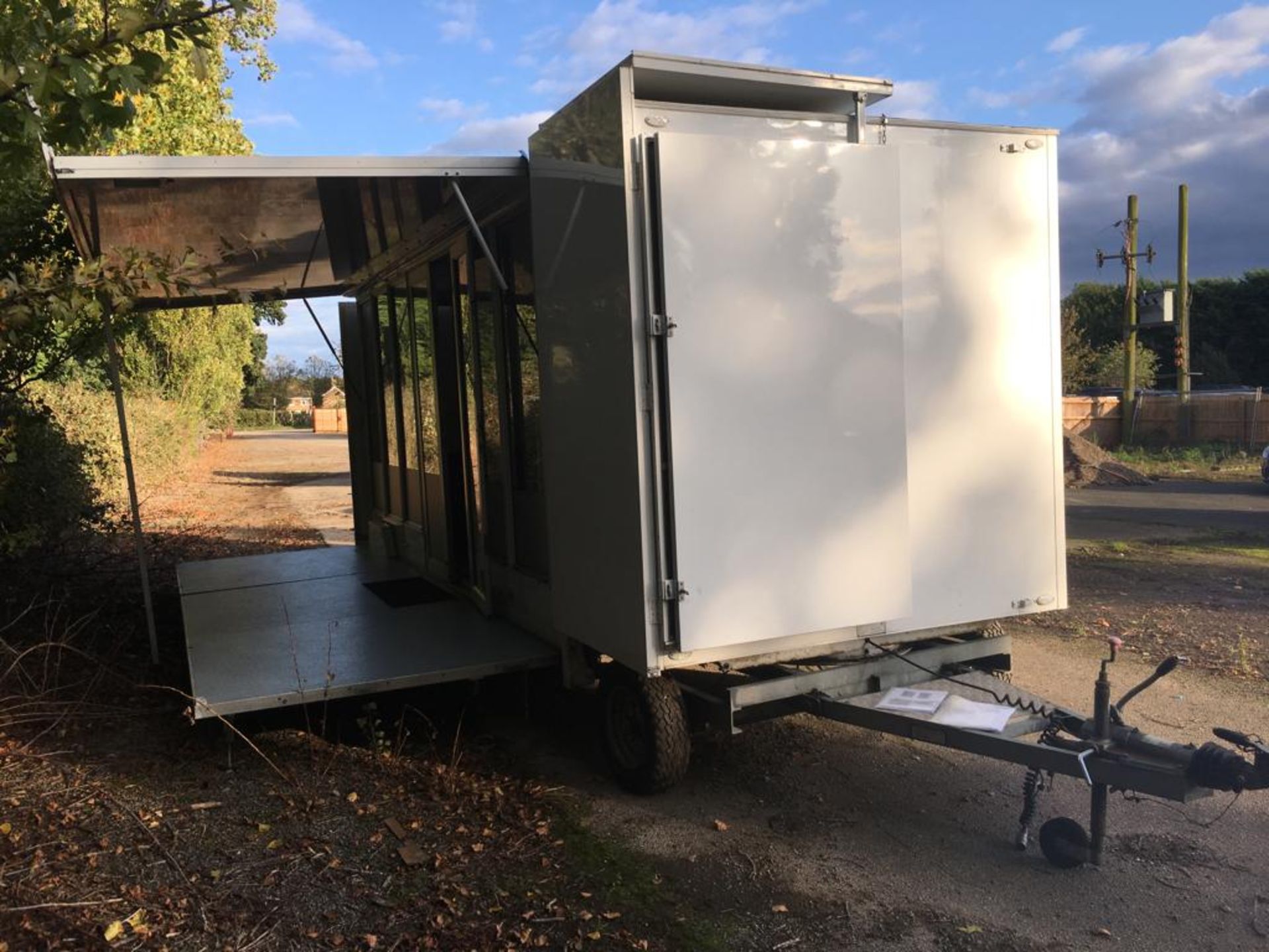 EXHIBITION UNIT WITH TRAILER **EXTENDABLE** - Image 6 of 51