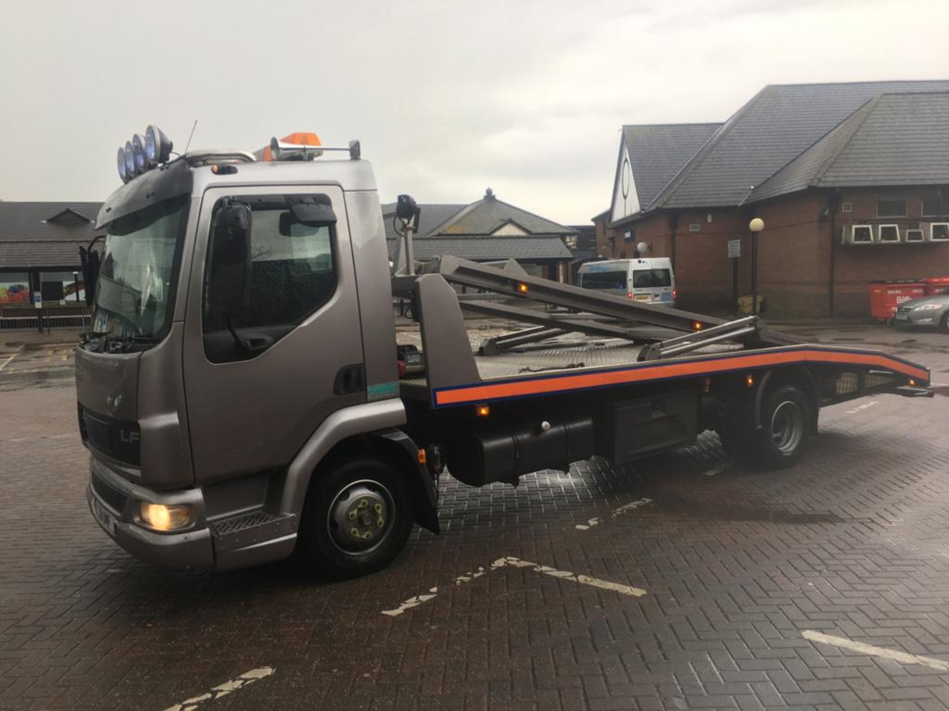 2002 DAF TRUCKS FA LF45.220 **TWIN DECK, 3 VEHICLE TRANSPORTER** - Image 7 of 31