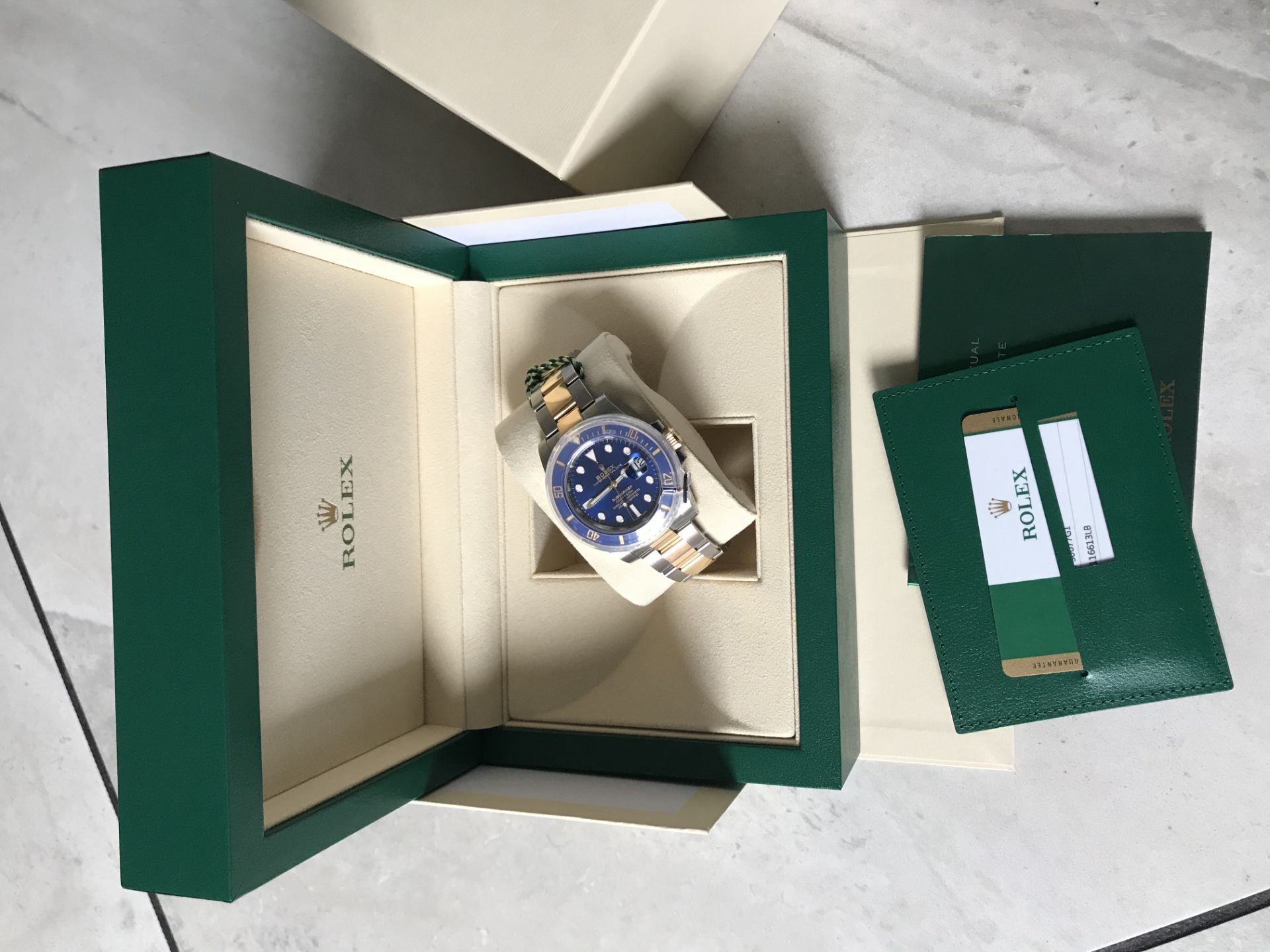 2019 ROLEX SUBMARINER DATE 116613LB BI/COLOUR BLUE DIAL - Image 11 of 12