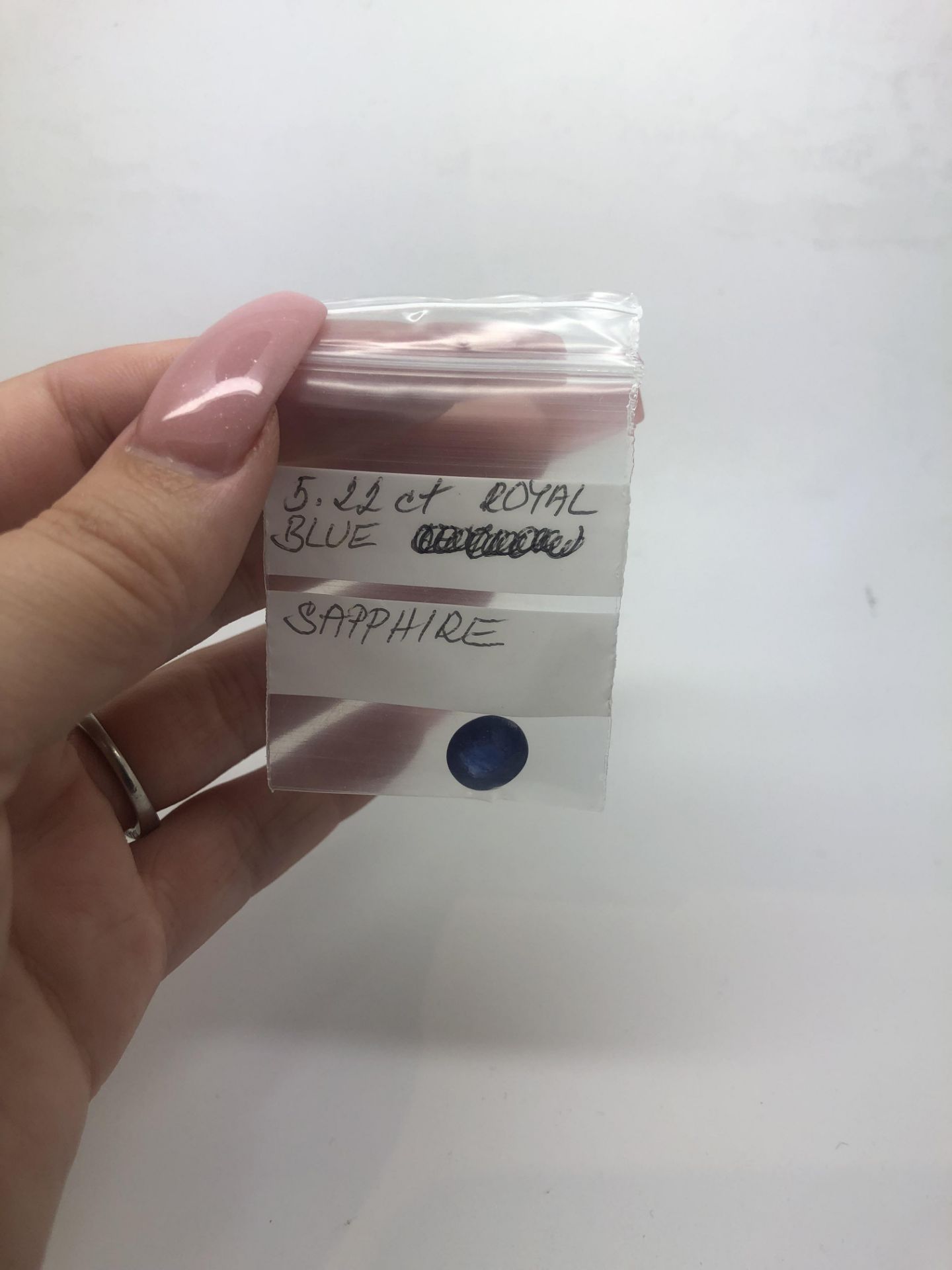 APPROXIMATELY 5.22CT SAPPHIRE