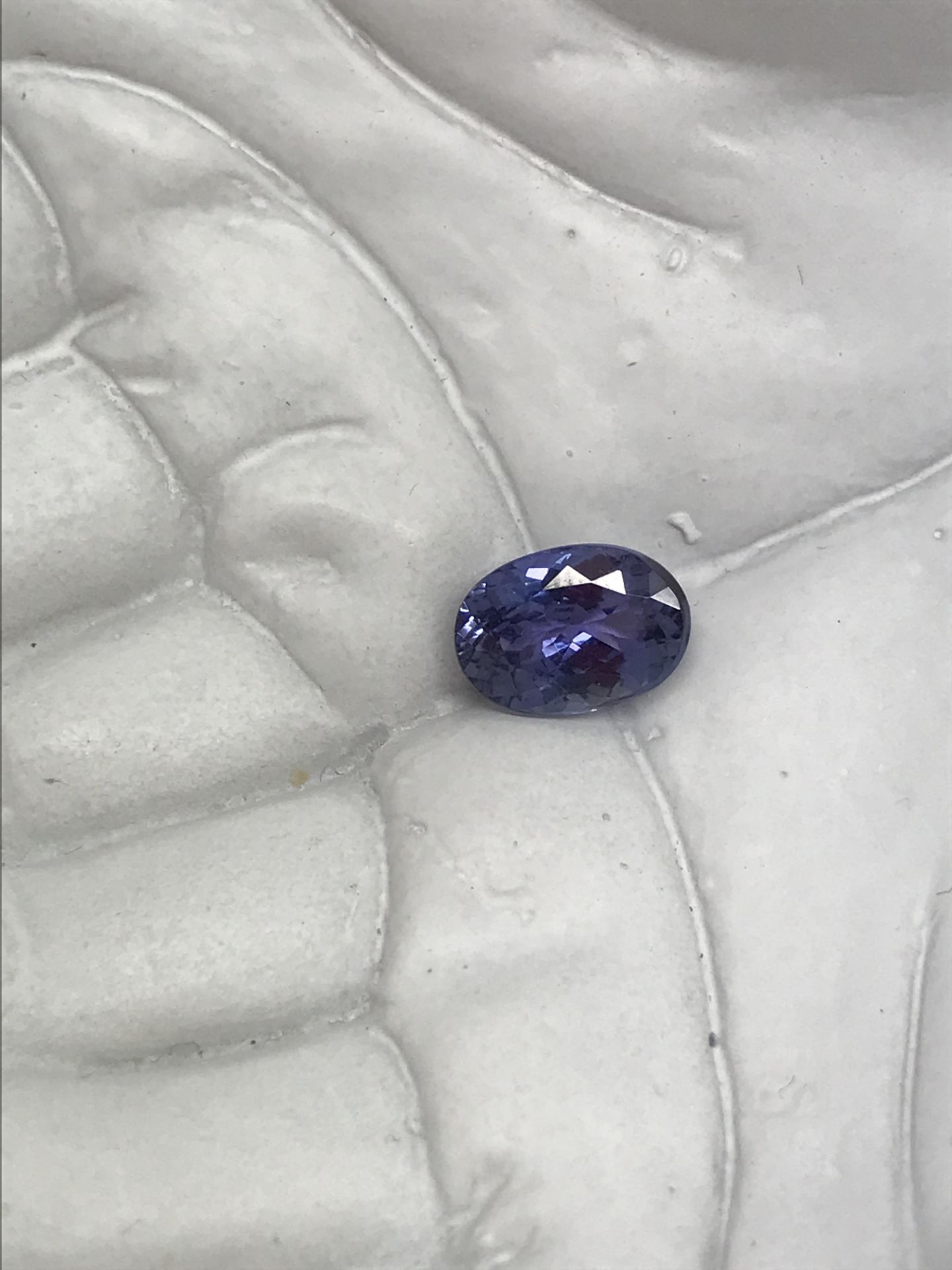 3.96CT NATURAL TANZANITE WITH $700 VALUATION - Image 4 of 4