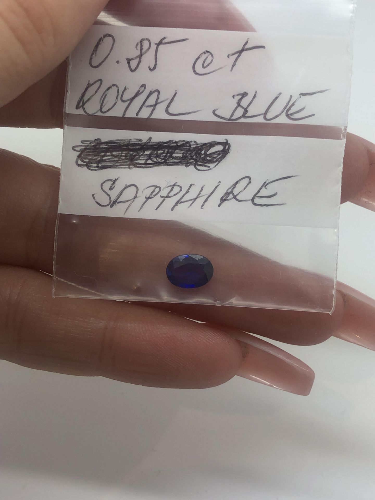 0.85CT ROYAL BLUE SAPPHIRE