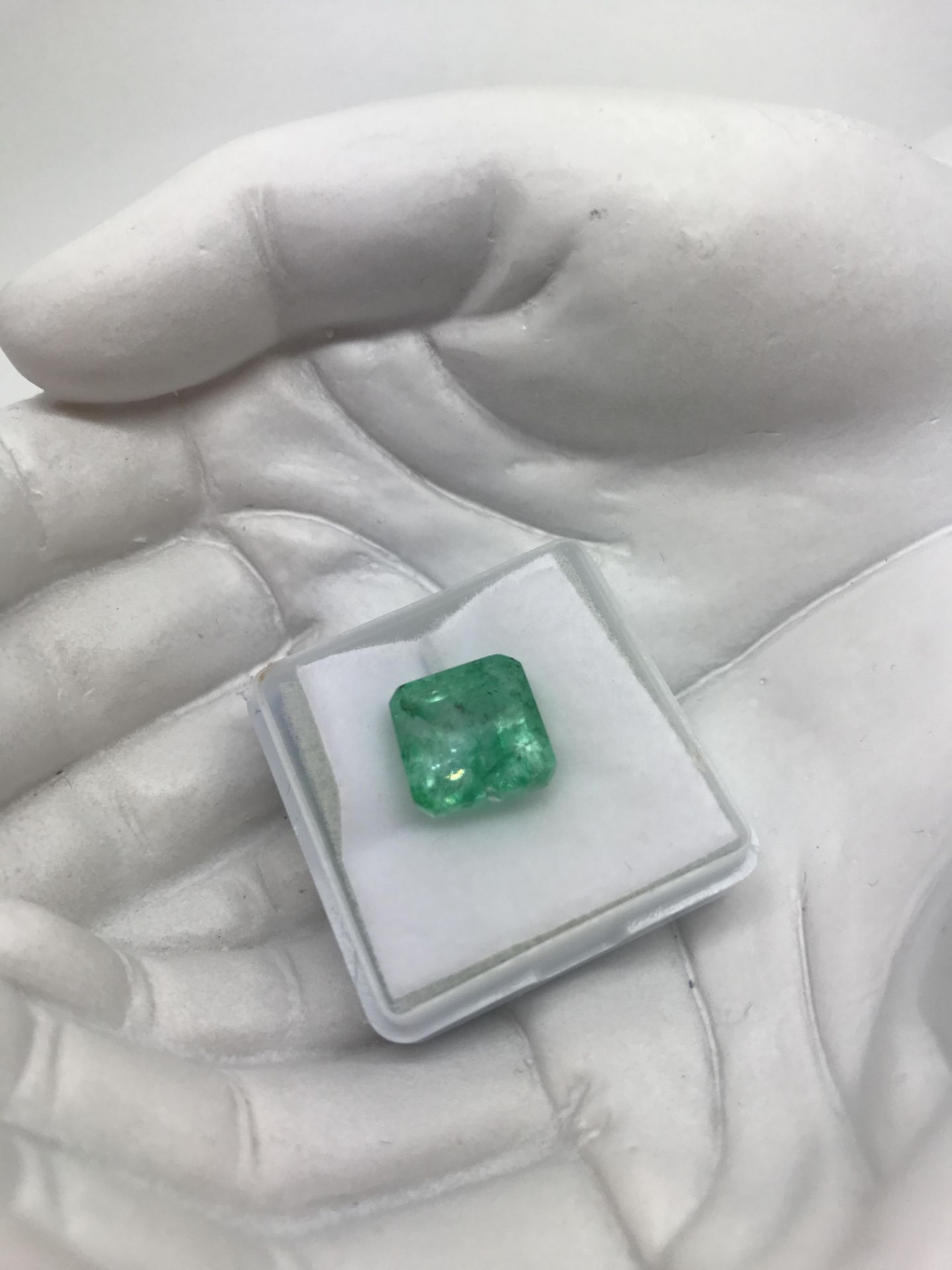 6.75CT NATURAL EMERALD - Image 2 of 3