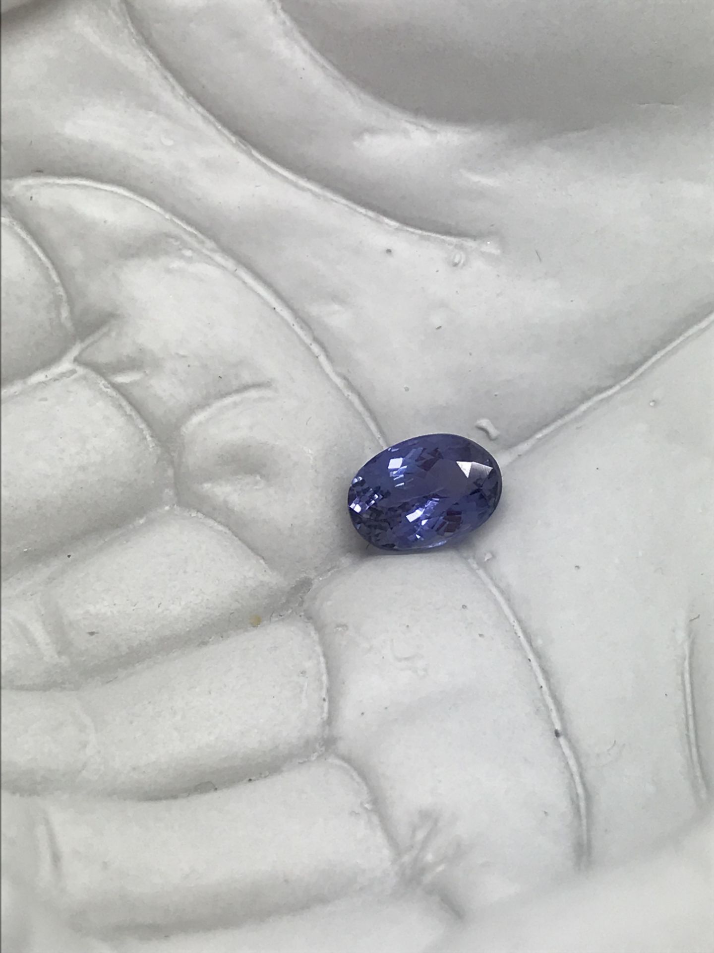 3.96CT NATURAL TANZANITE WITH $700 VALUATION - Image 3 of 4