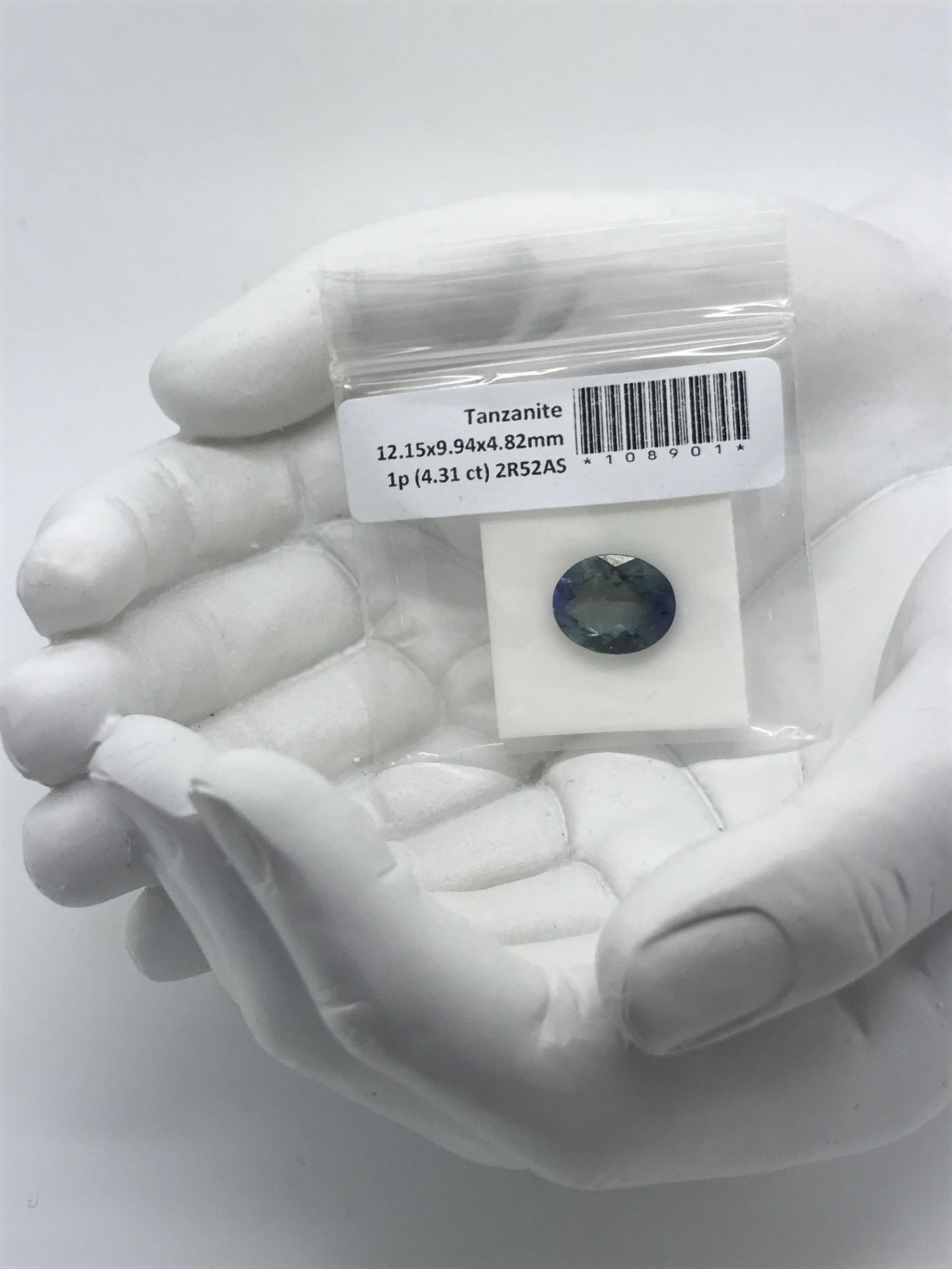 4.31CT NATURAL LOOSE TANZANITE GIL CERTIFICATE - Image 2 of 3