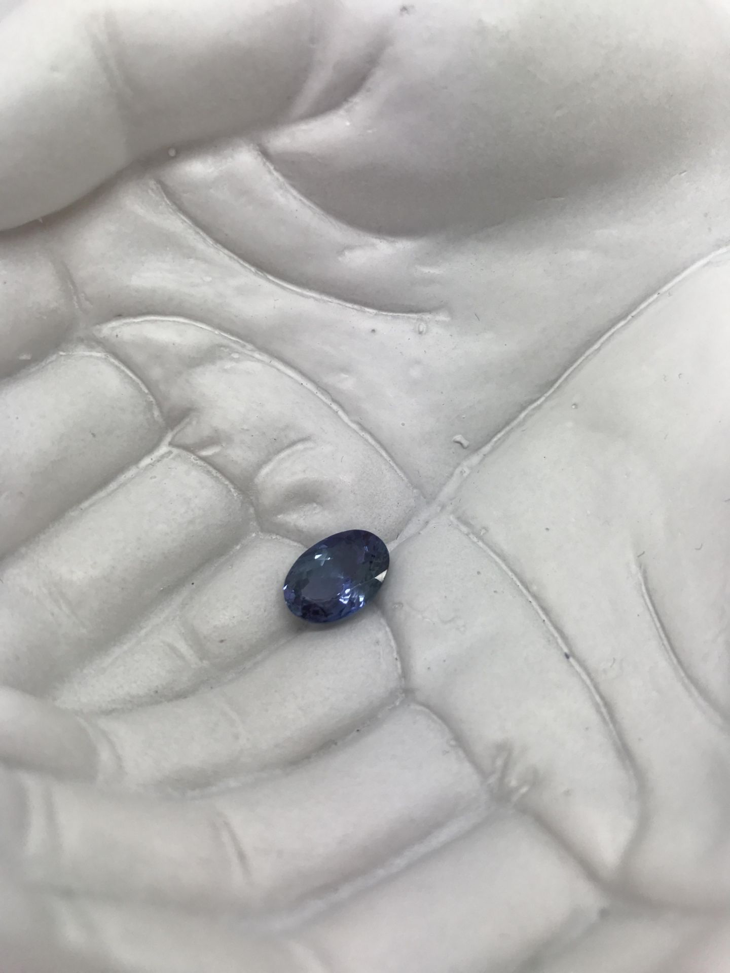 3.31CT NATURAL TANZANITE WITH $600 VALUATION - Image 2 of 3