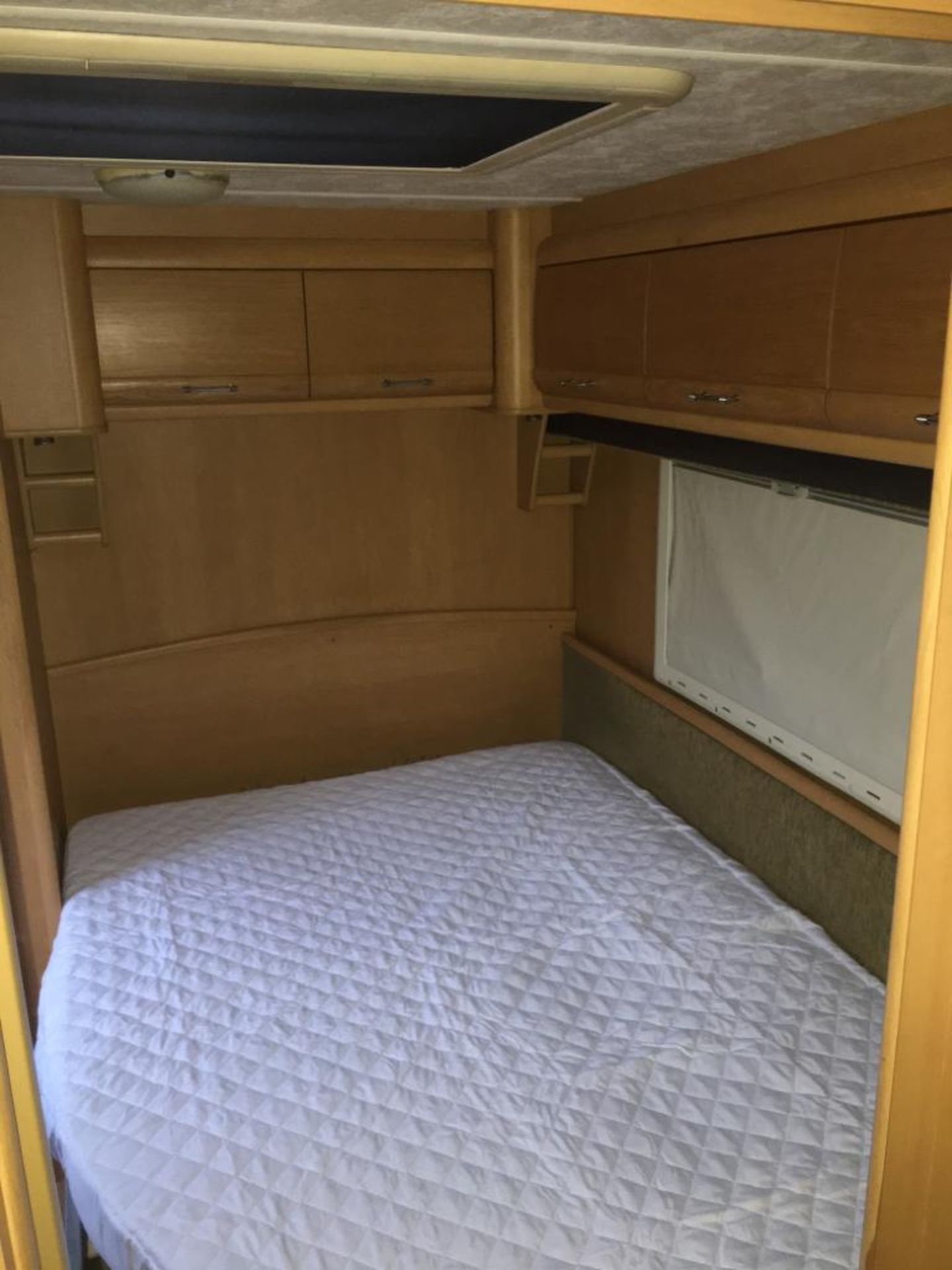 2005 RALLY COMPASS 640 TWIN AXLE 4 BERTH TOURING CARAVAN - Image 36 of 38