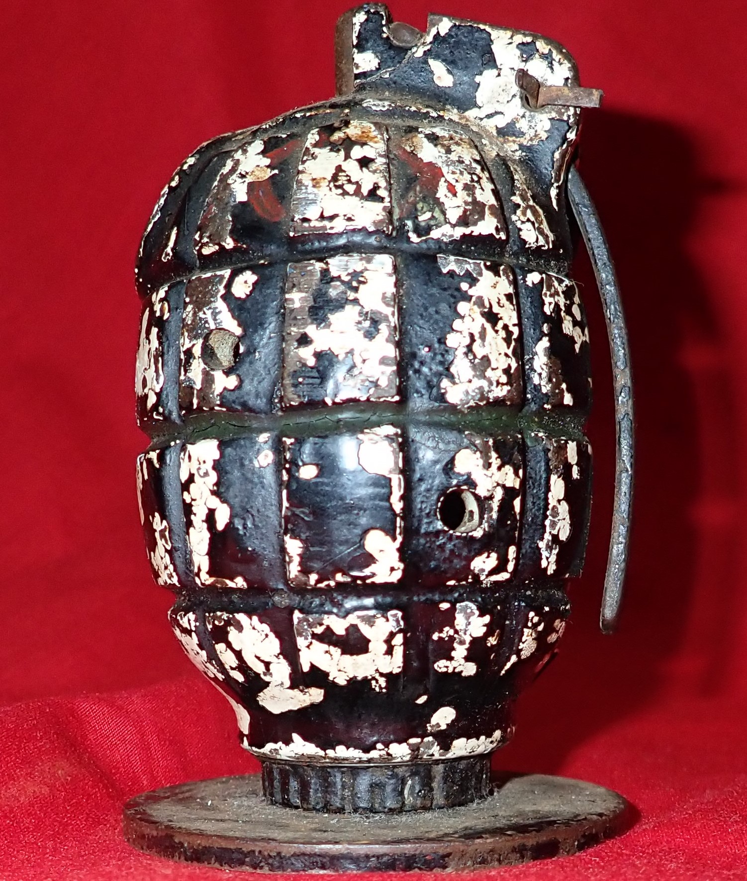 WW2 Australian ‘Mills Bomb’ grenade, dated 1941 & RBD stamped - Image 3 of 7