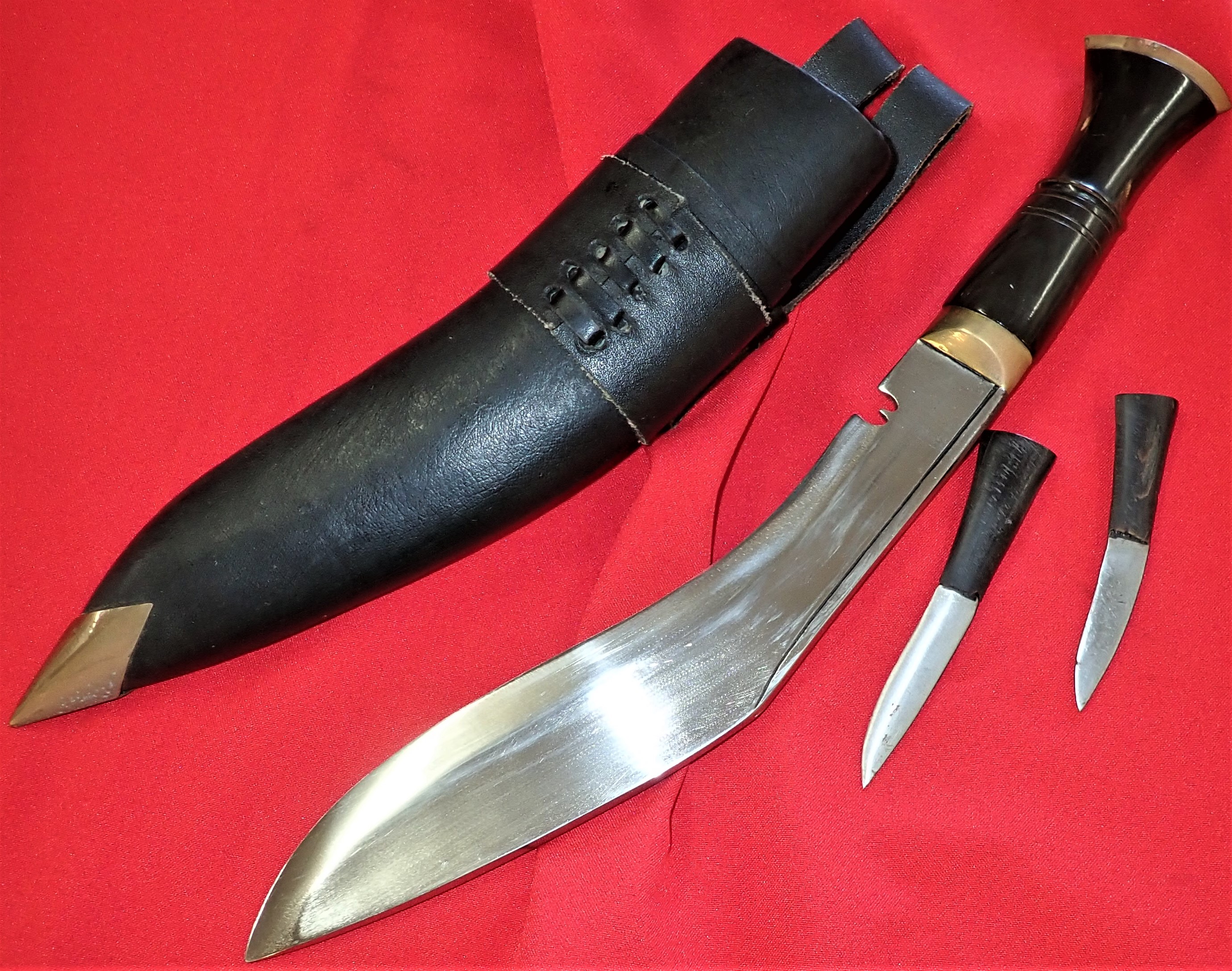 1999-dated Military issue Gurkha Kukri knife & scabbard