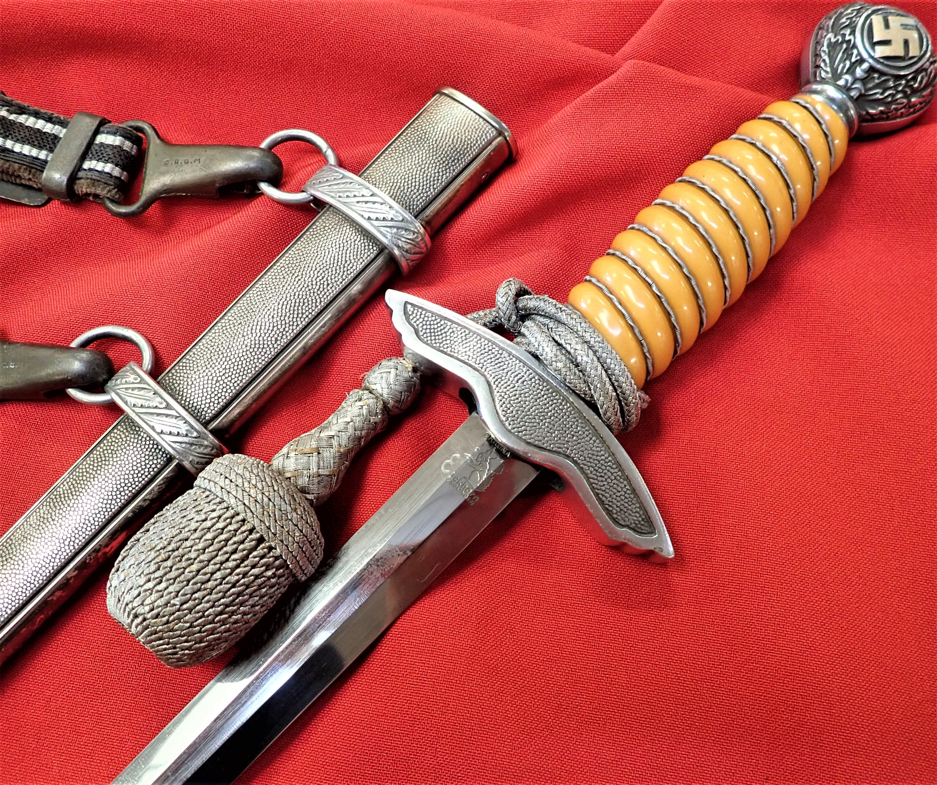 Near-mint cond. WW2 German/Luftwaffe 2nd ptn dagger/scabbard/knot/hangers-Carl Eickhorn of Solingen - Image 5 of 7