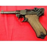 German P08 Luger Pistol – 9 mm Calibre with leather holster by Mauser