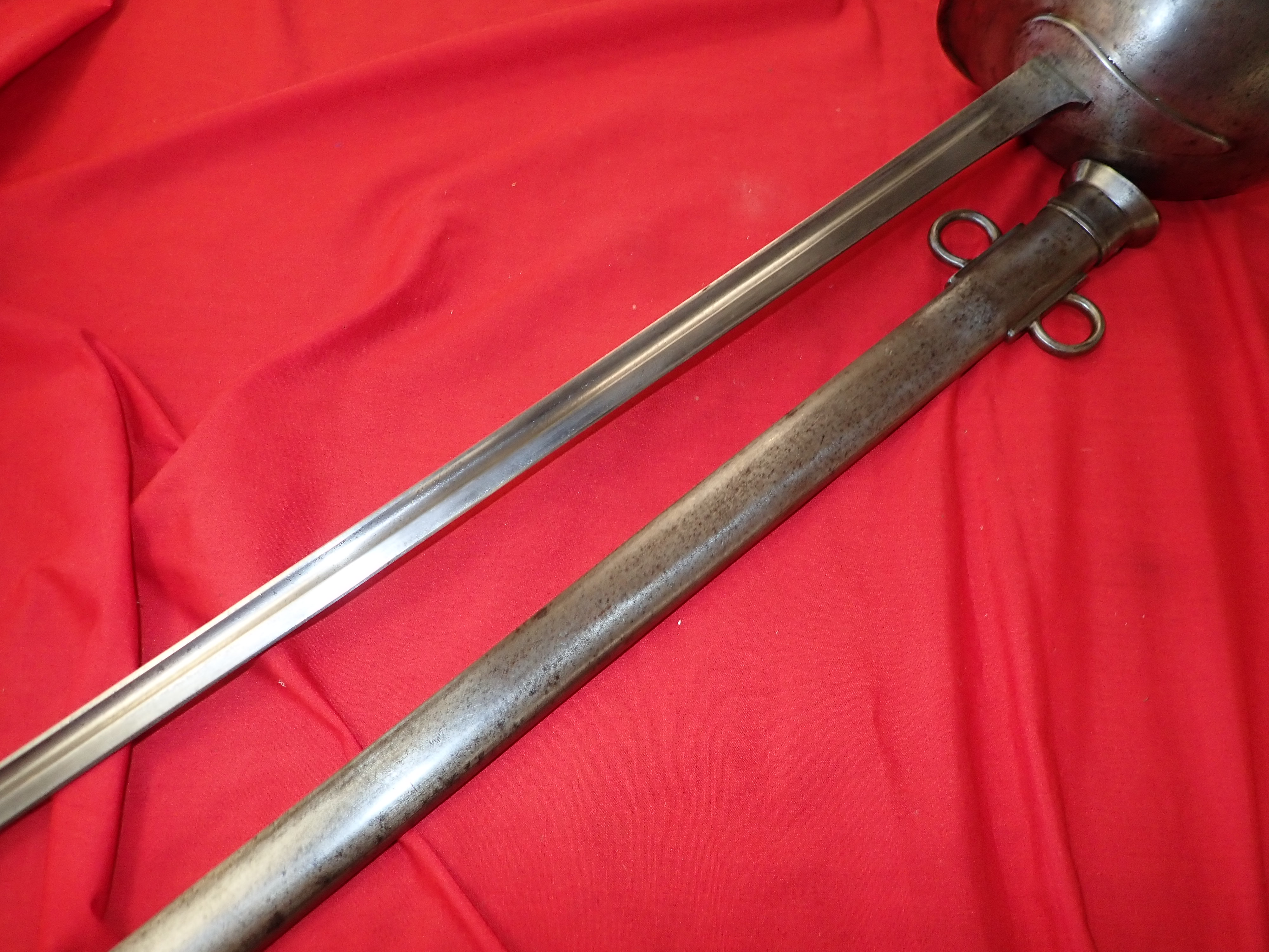 British Army 1908 Pattern Trooper’s Cavalry sword & scabbard - Image 6 of 12