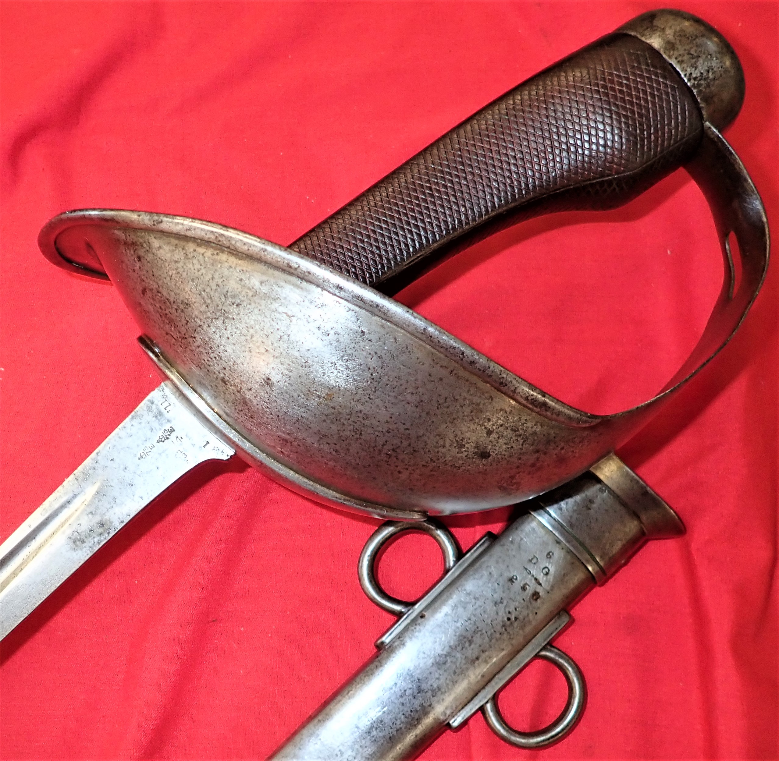 British Army 1908 Pattern Trooper’s Cavalry sword & scabbard - Image 8 of 12