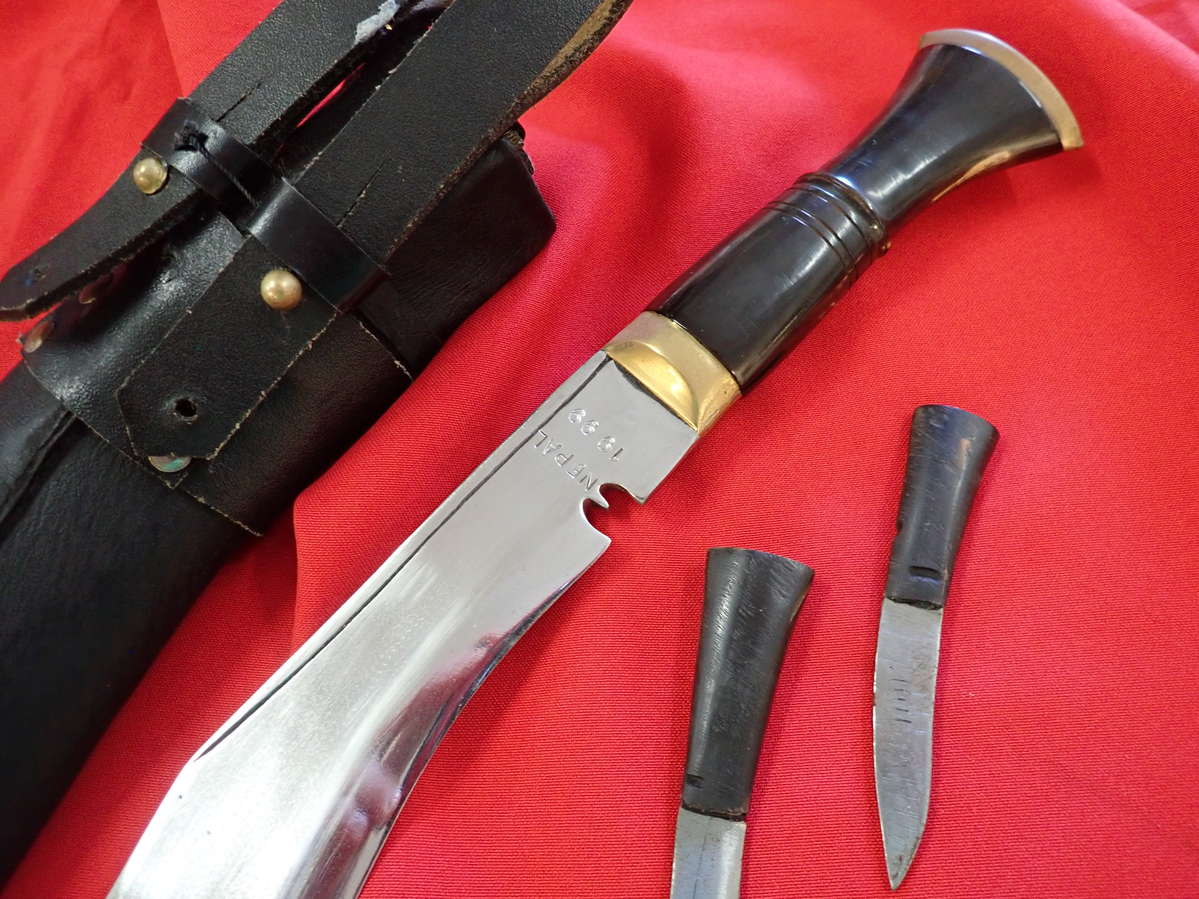 1999-dated Military issue Gurkha Kukri knife & scabbard - Image 3 of 3