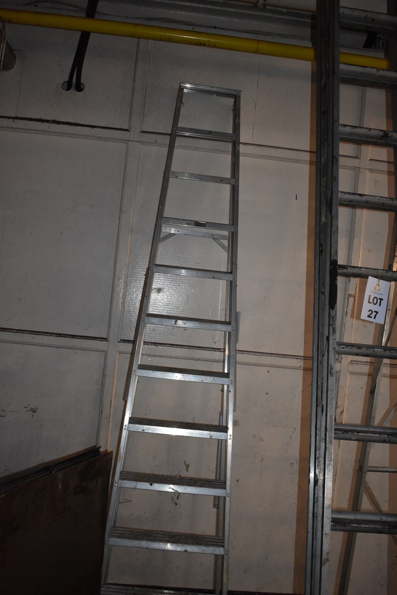 11 RUNG ALUMINIUM STEP LADDER - Image 3 of 3