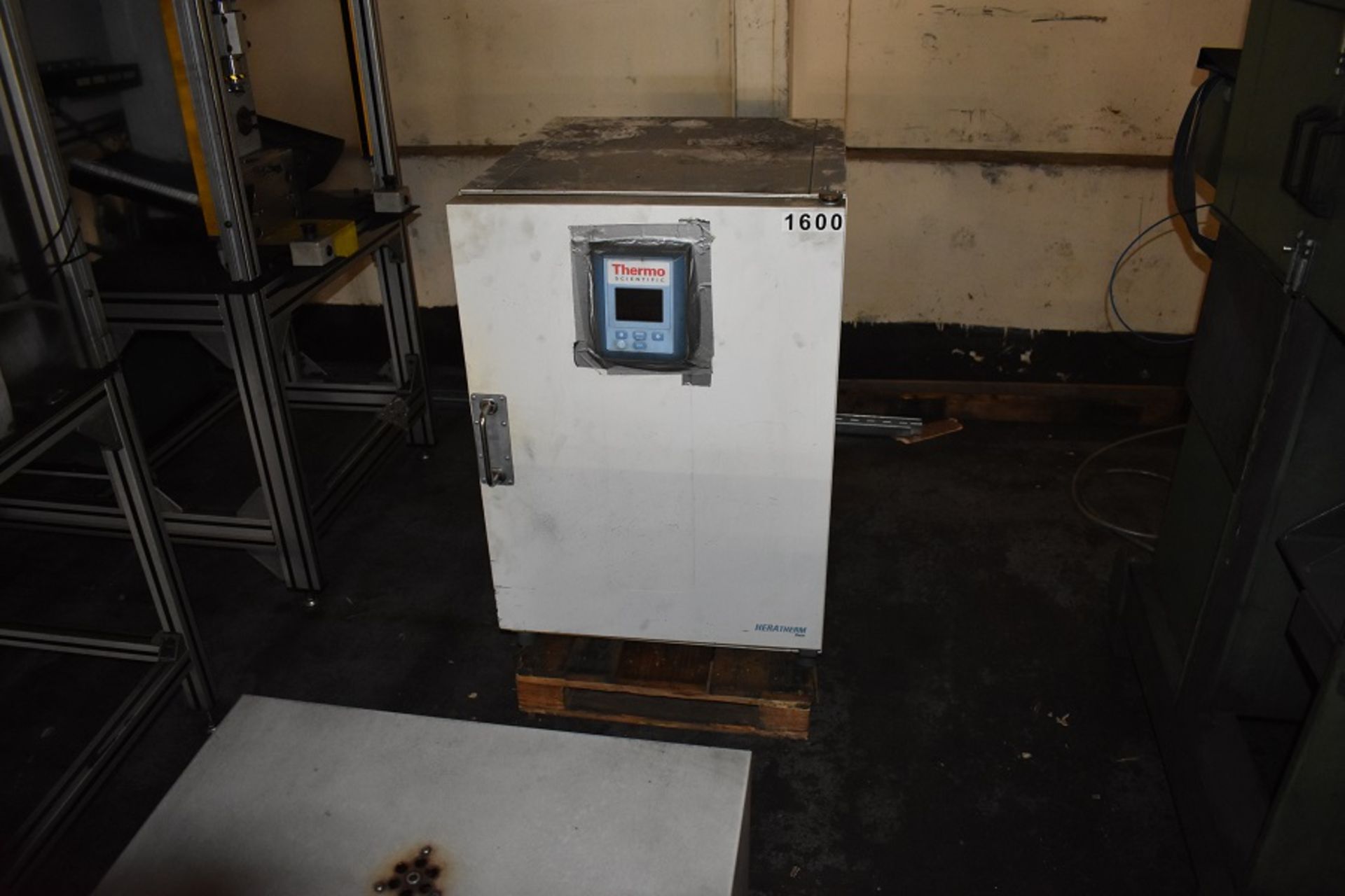 1 X GALLENKAMP HOT BOX FAN LABORATORY OVEN &1 X HERTATHERM OGS 180 THERMO SCENTIFIC 250C 50/60HZ - Image 2 of 2