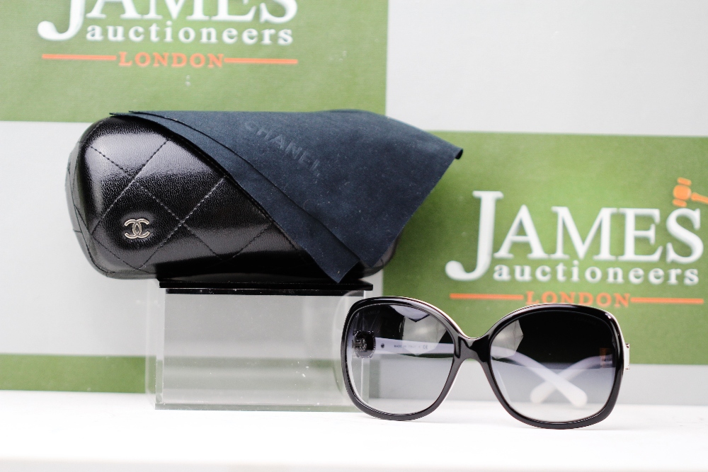 Ladies Chanel Sunglasses - Style 5174 With Classic Case