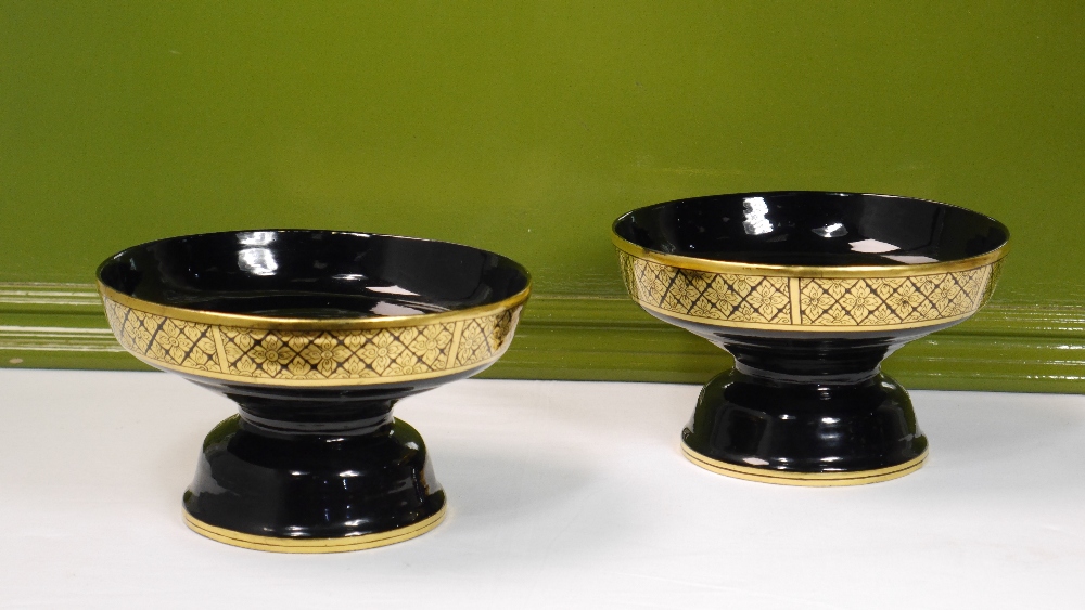 Vintage Black and Gold Papier Mache Pedestal Bowls - Image 3 of 4