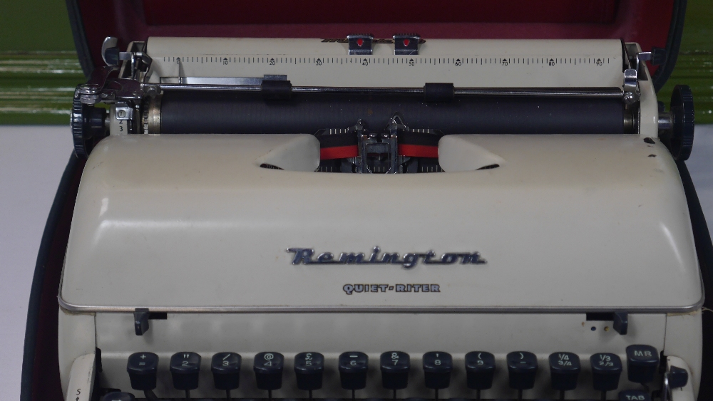 Vintage Remington Quiet-Riter Miracle Tab Cased Typewriter - Image 4 of 4