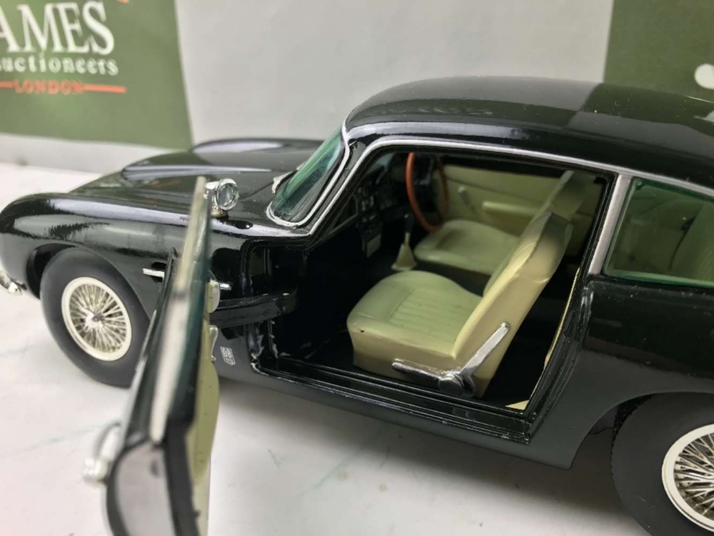 Aston Martin DB5 Die-Cast Larger 1:18 Scale - Image 2 of 5