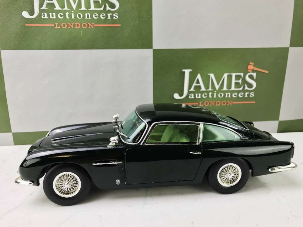 Aston Martin DB5 Die-Cast Larger 1:18 Scale