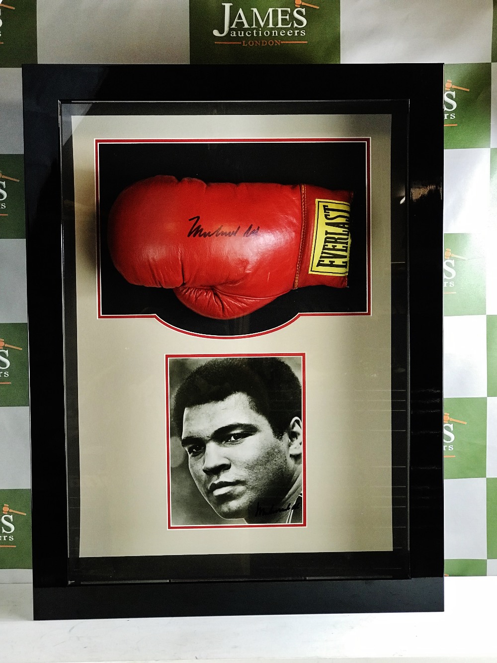Muhammad Ali Signed Everlast Boxing Glove & Signed Picture - Image 4 of 4