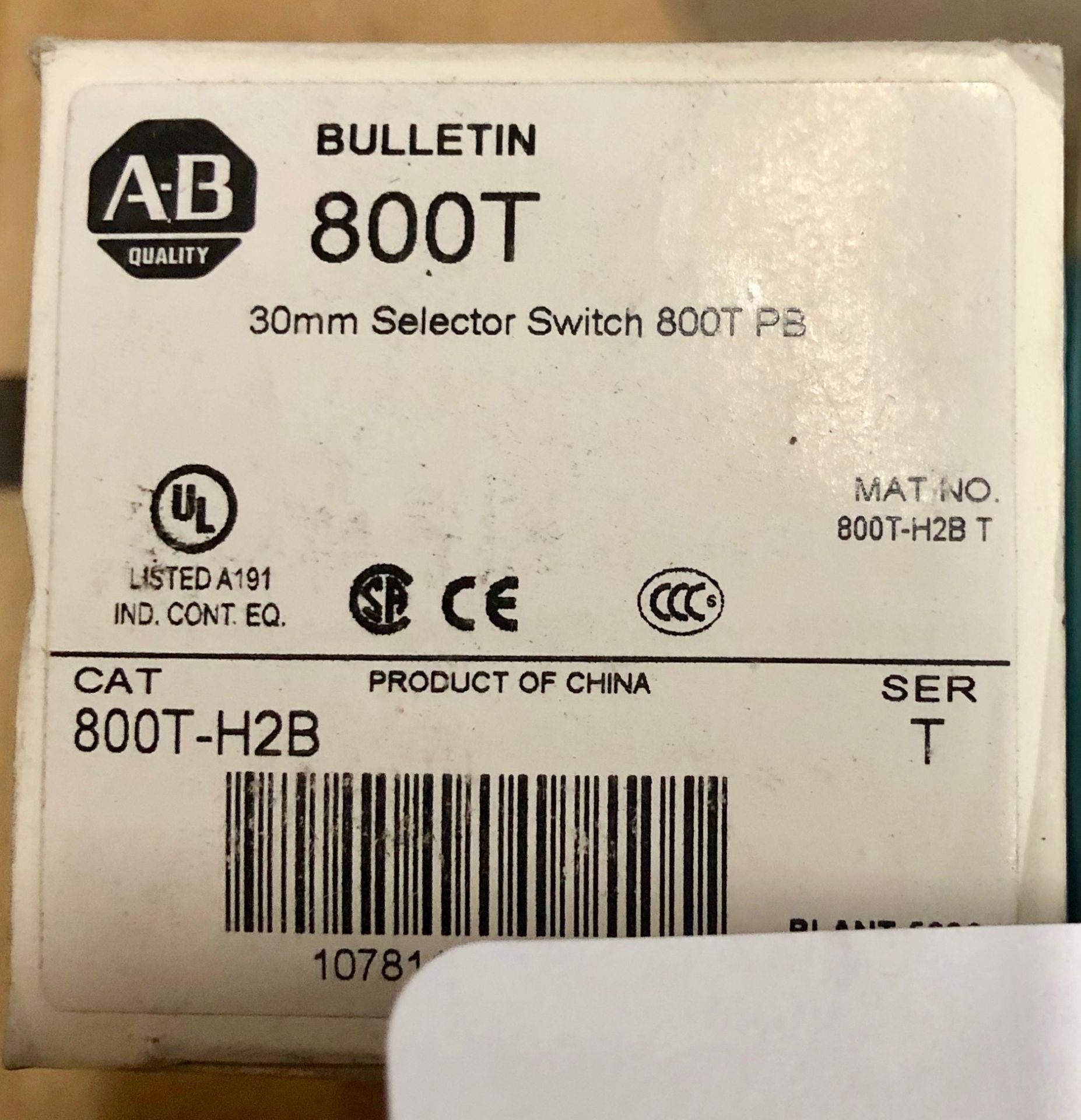 AB Allen Bradley Bulletin 800T 30mm Selector Switch 800T PB Cat # 800T-H2B - new, never used - - Image 2 of 2