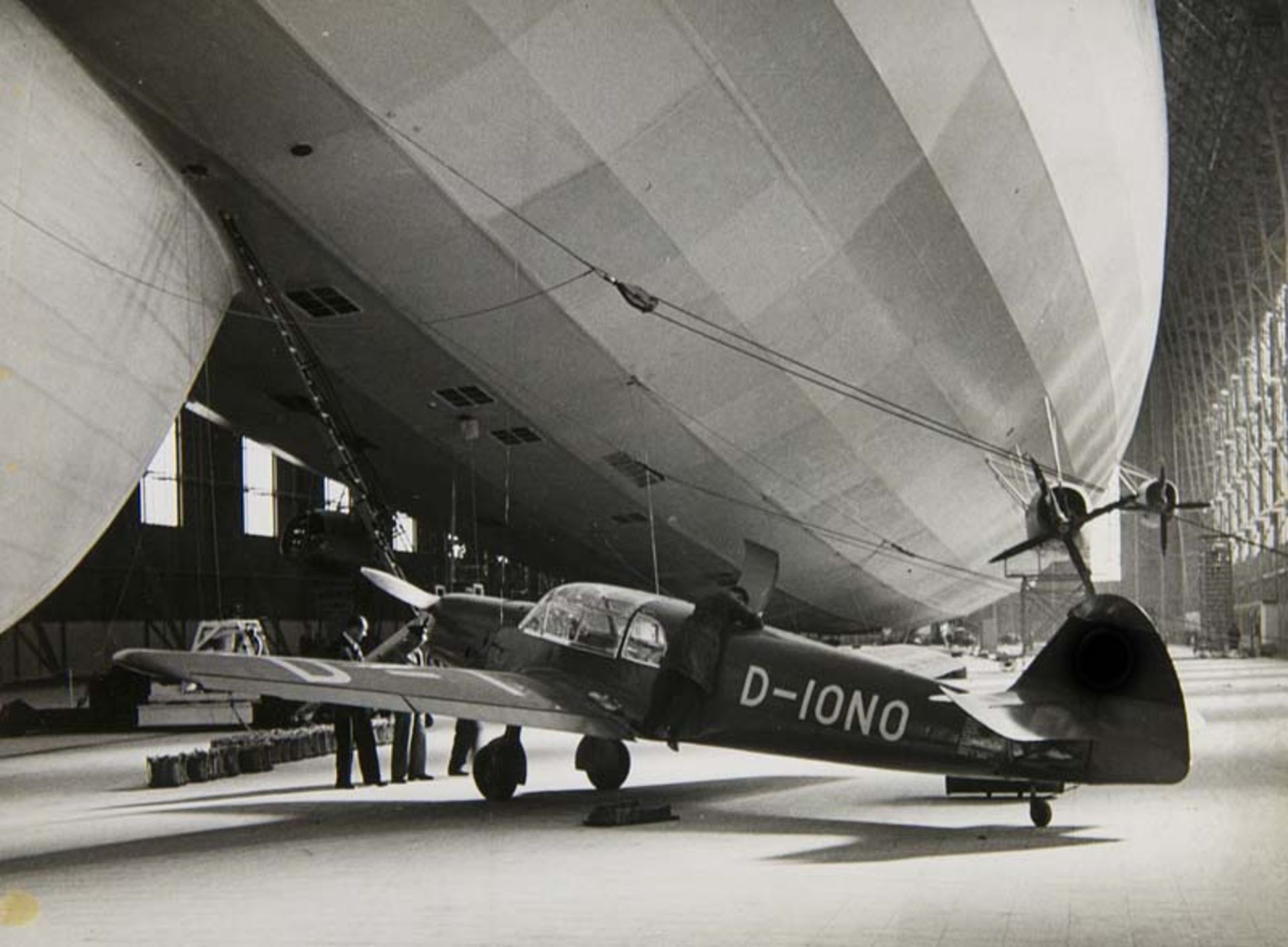 2. Weltkrieg - Luftfahrt - - Sammlung von 10 Original-Photographien der Bayerischen Flugzeugwerke