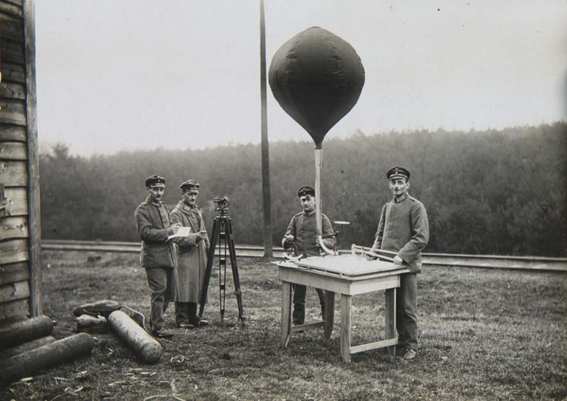 1. Weltkrieg - Marine - - Luftsperrabteilung I Mit 33 Photographien. Um 1910. Silbergelatine. Je