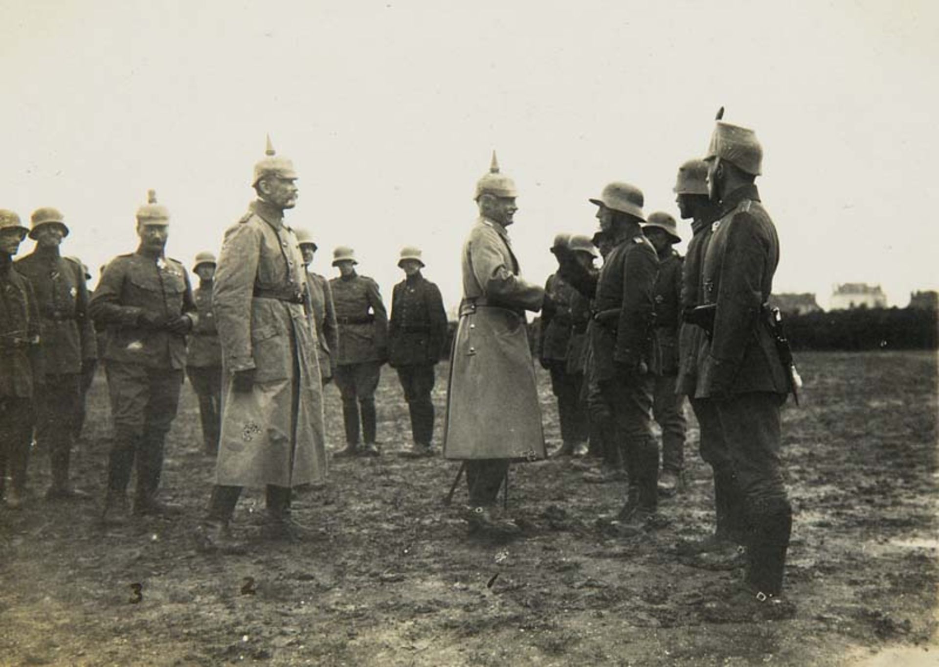 1. Weltkrieg - Rußland, Baltikum, Westfront - - Sammlung von 7 Photoalben. Mit ca. 900 Photographien