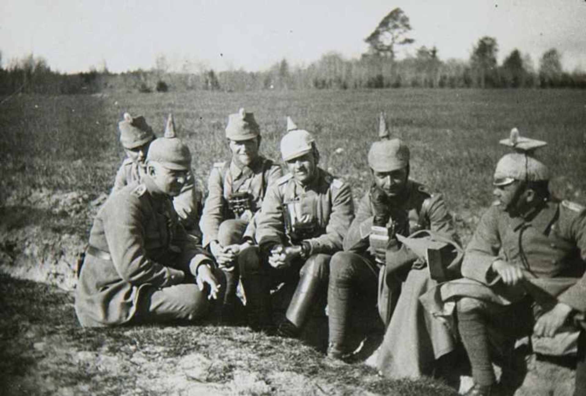 1. Weltkrieg Sammlung von 485 OPhotographien und OPhotopostkarten einer Kompanie, stationiert in - Bild 3 aus 3