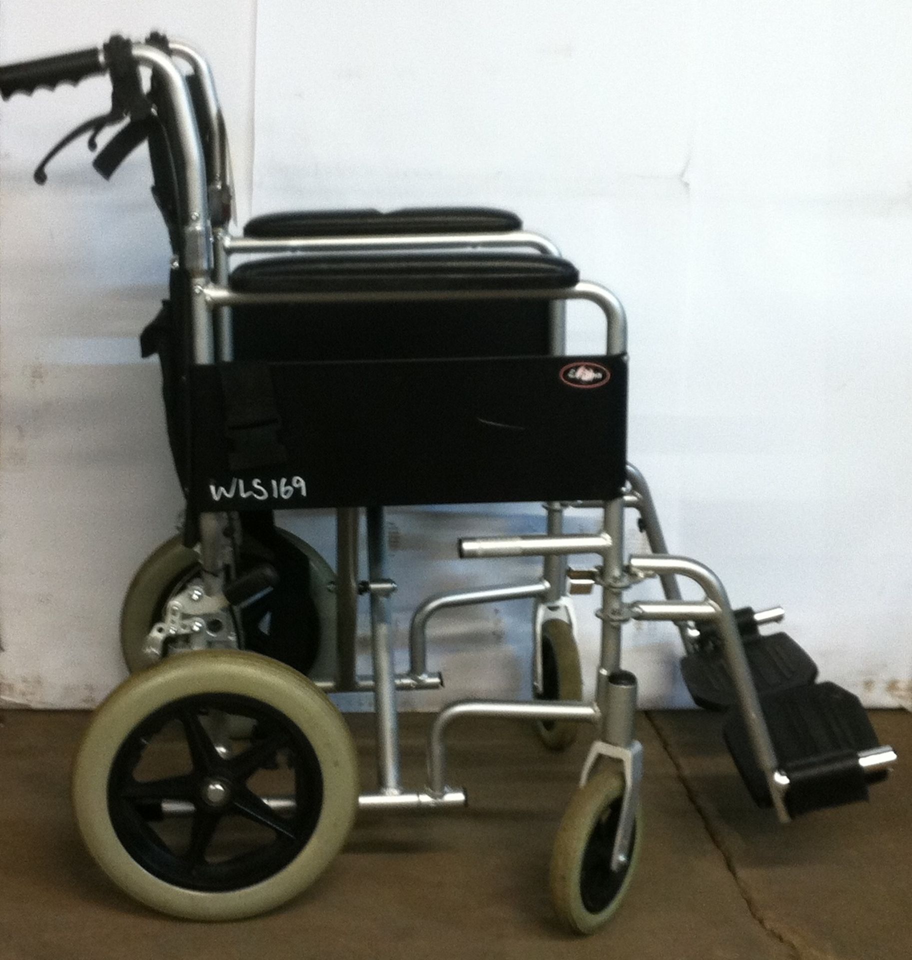 5 Wheelchairs - As per Description - Image 4 of 12