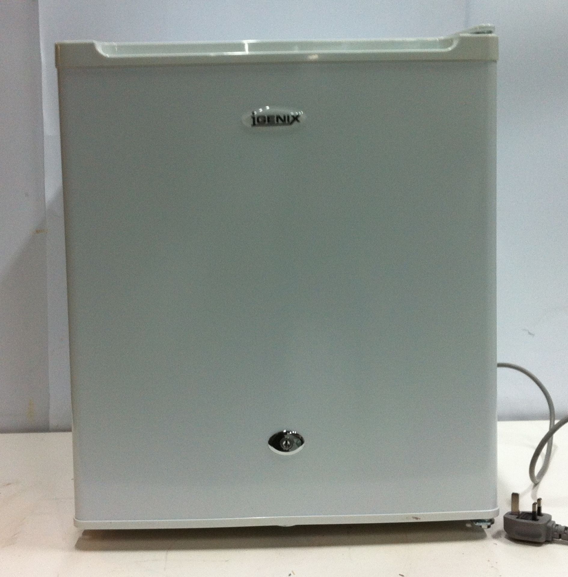 Igenix IG3711 Mini Fridge