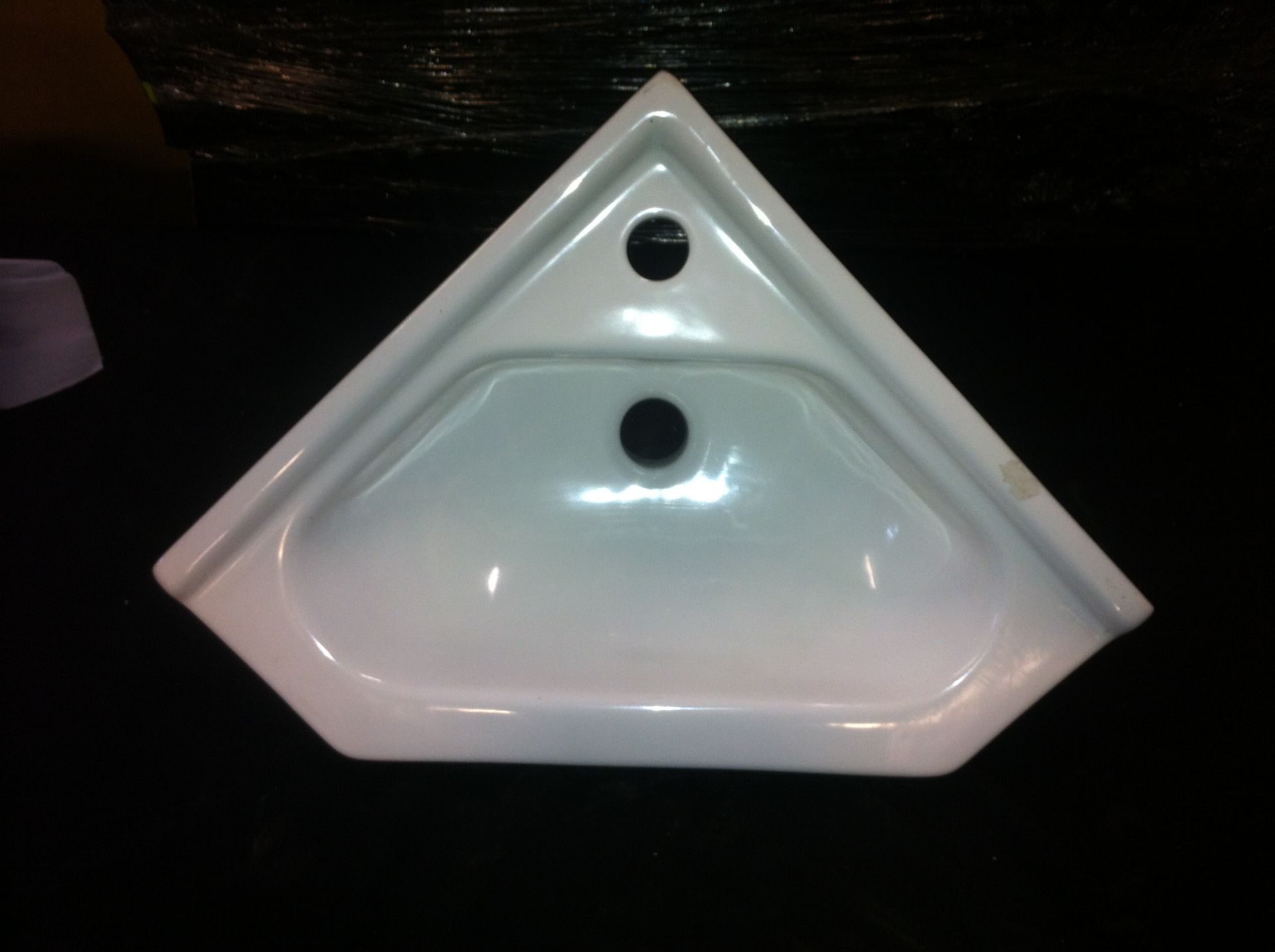 11 x Various Sinks - See Pictures - Image 8 of 11