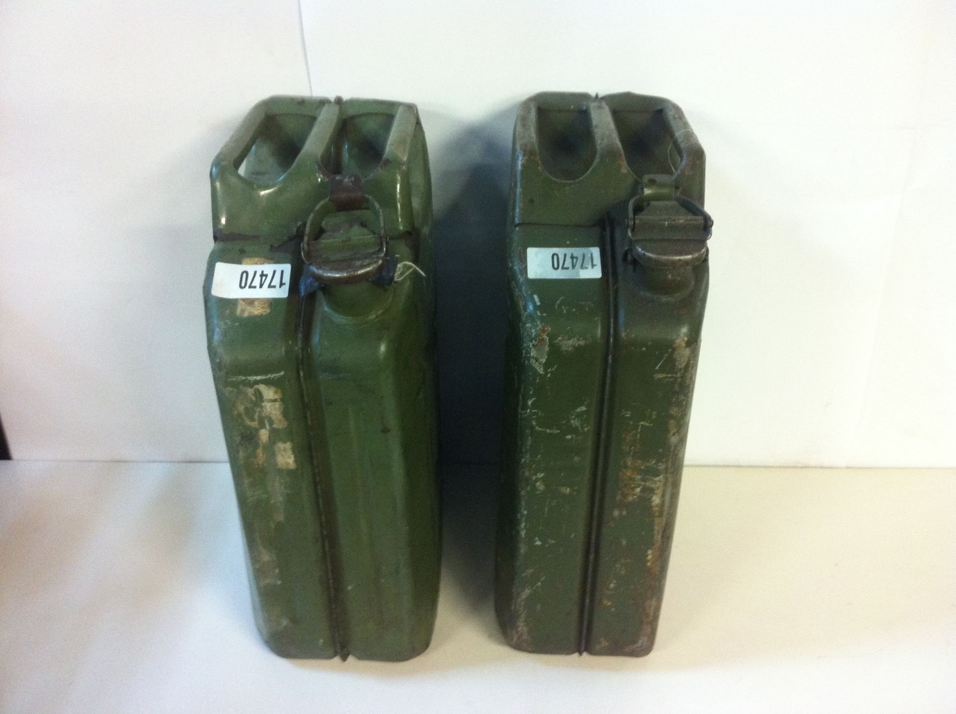2 x 20L Jerry Cans - Image 2 of 2