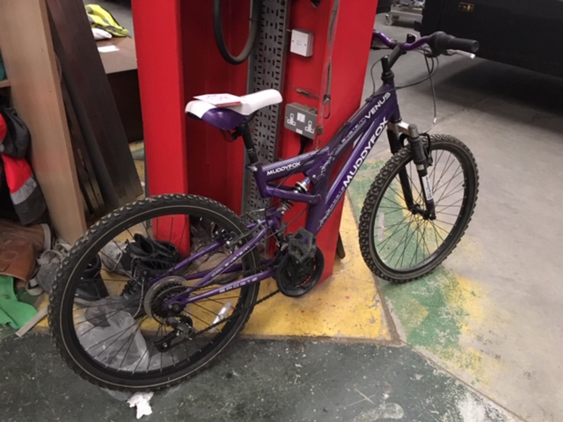 2 x Mountain Bikes in Pink & Purple - Image 2 of 6