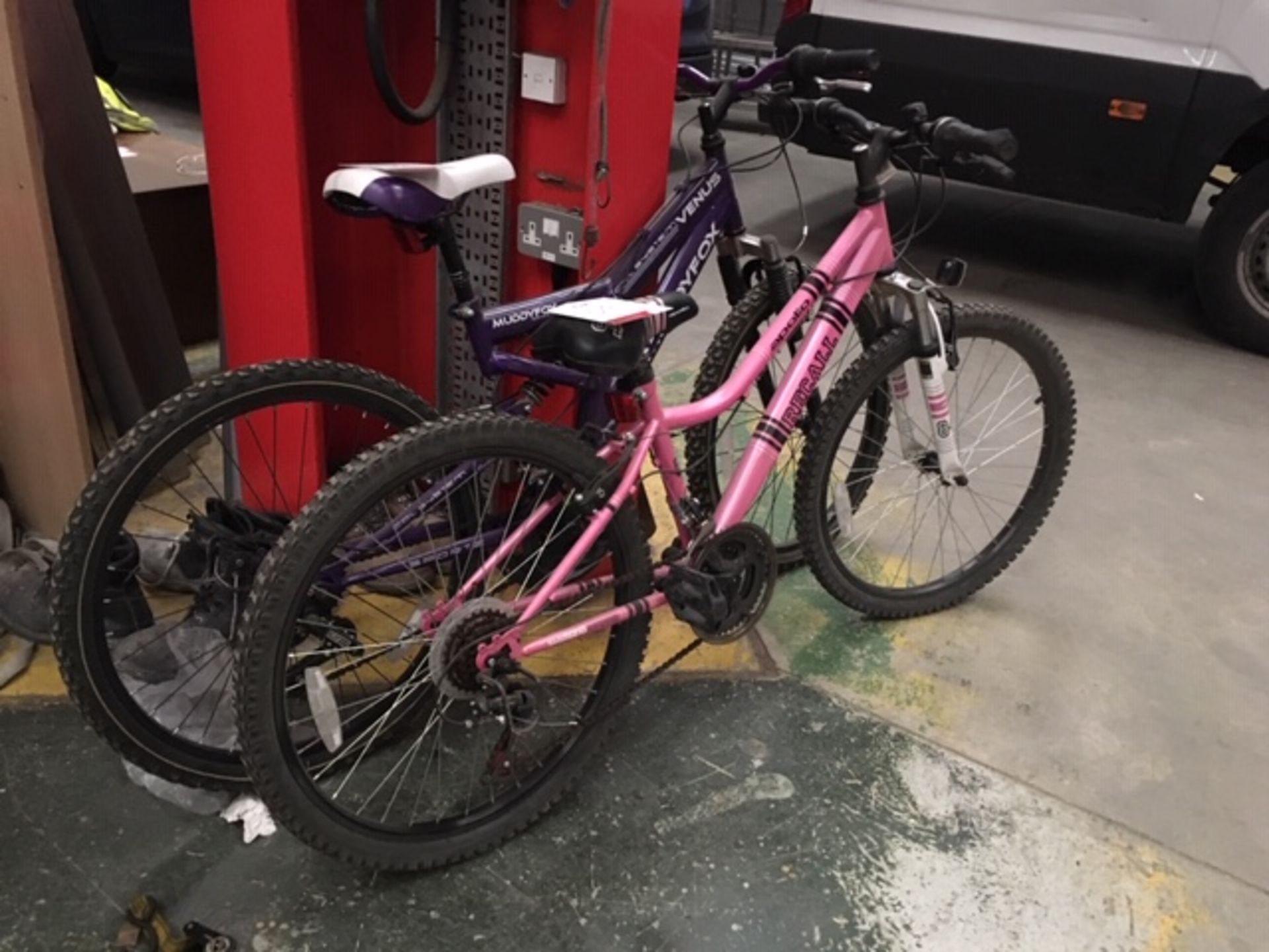 2 x Mountain Bikes in Pink & Purple - Image 4 of 6