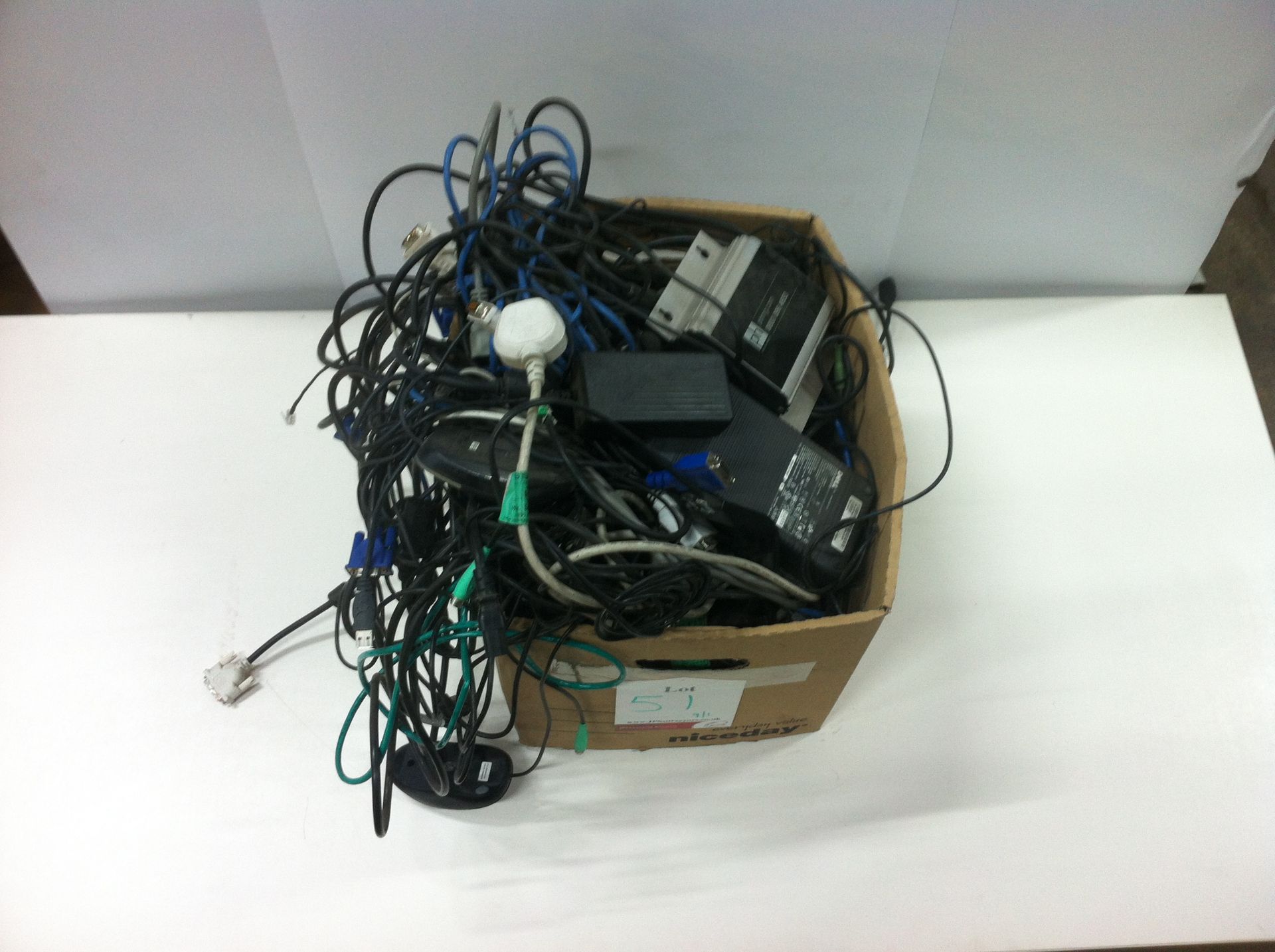 Mixed Lot of Various IT Wires/Cables - Inc: VGA, Kettle Leads & Phone Wires - Image 2 of 2