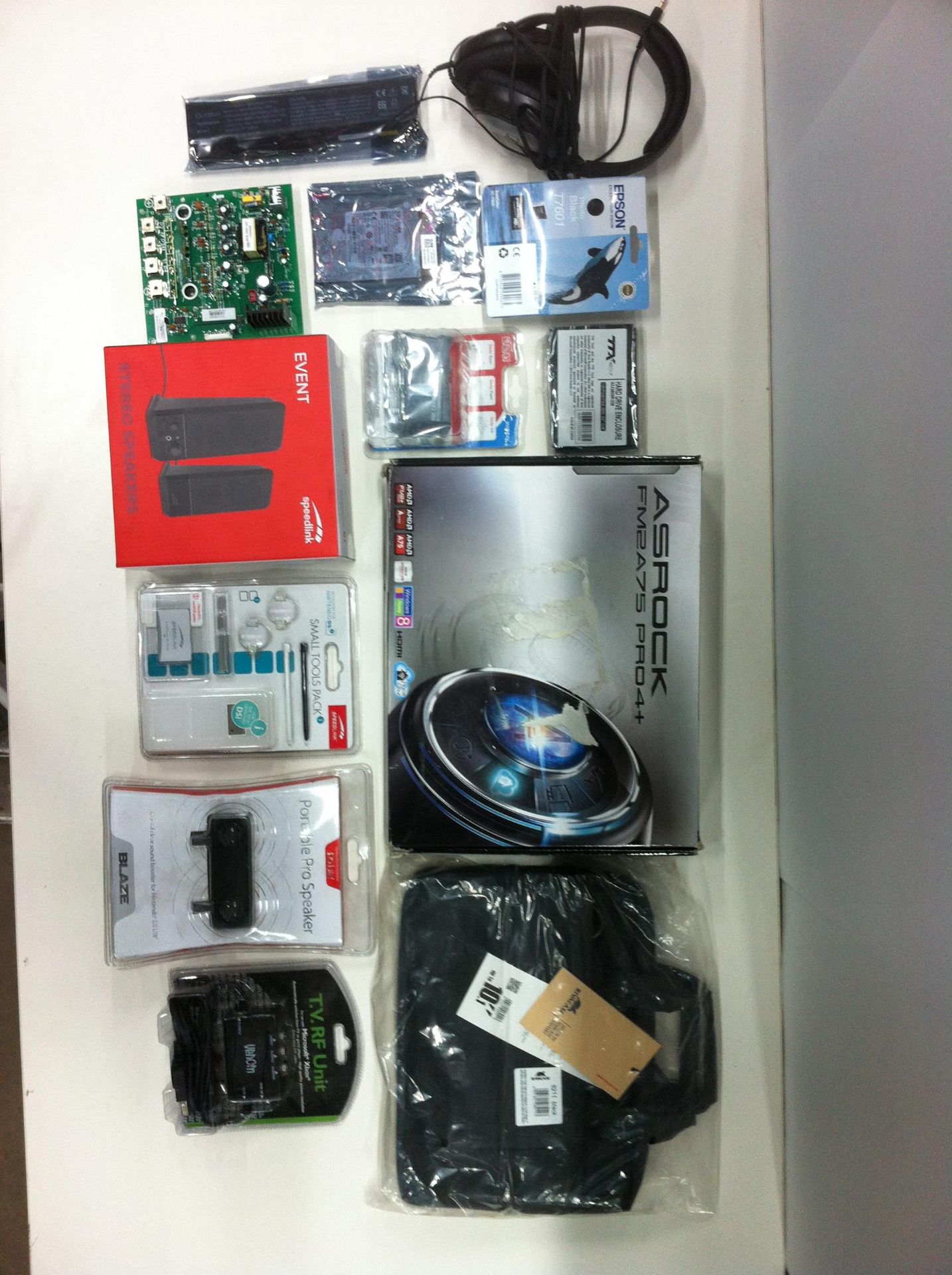 70 x Various IT Accessories as Per Description - Inc: USB Cables, Cooler Fans, Mouses & Adapters - R - Image 4 of 4