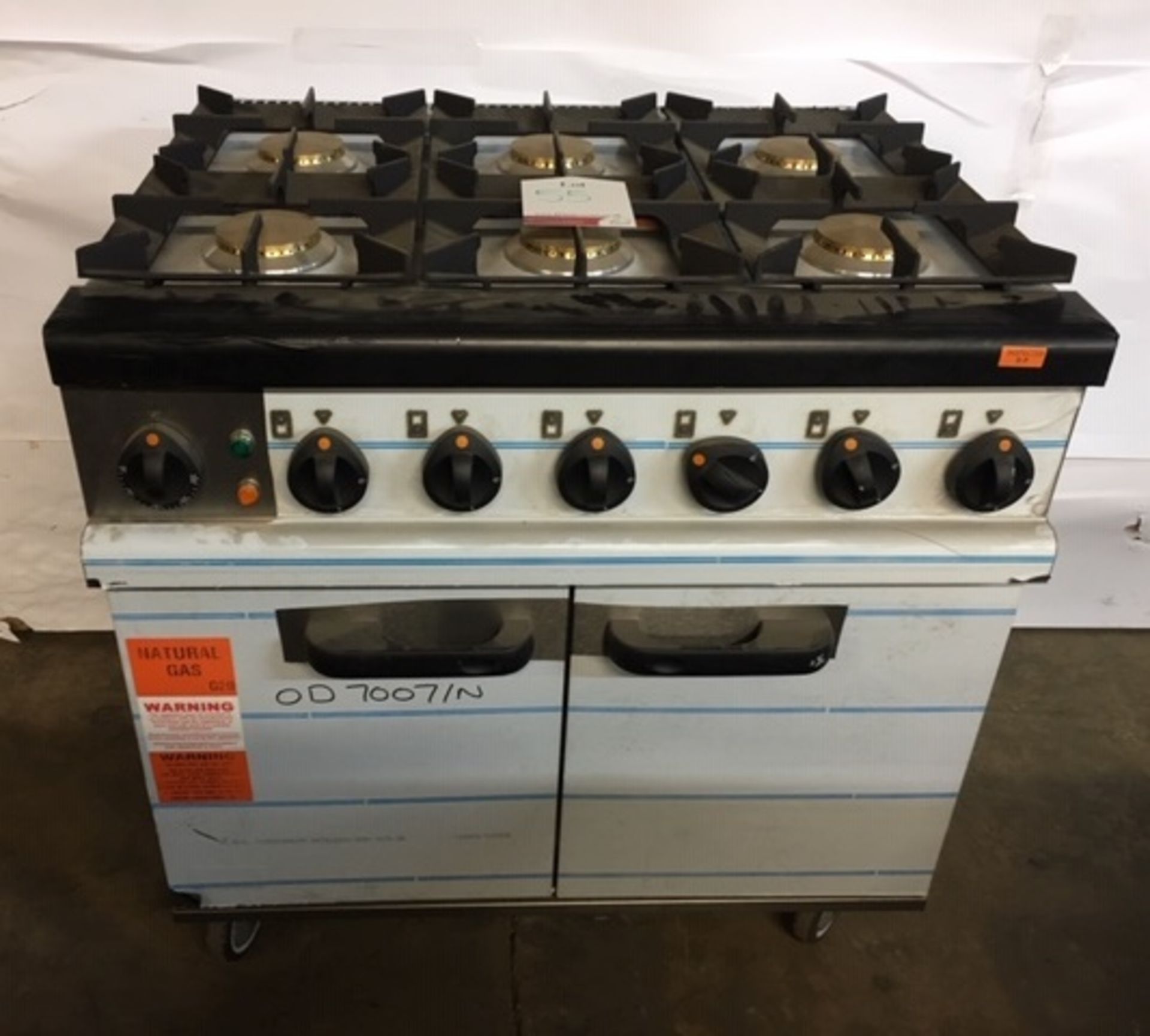 6 Hob Gas Cooker - Image 2 of 7