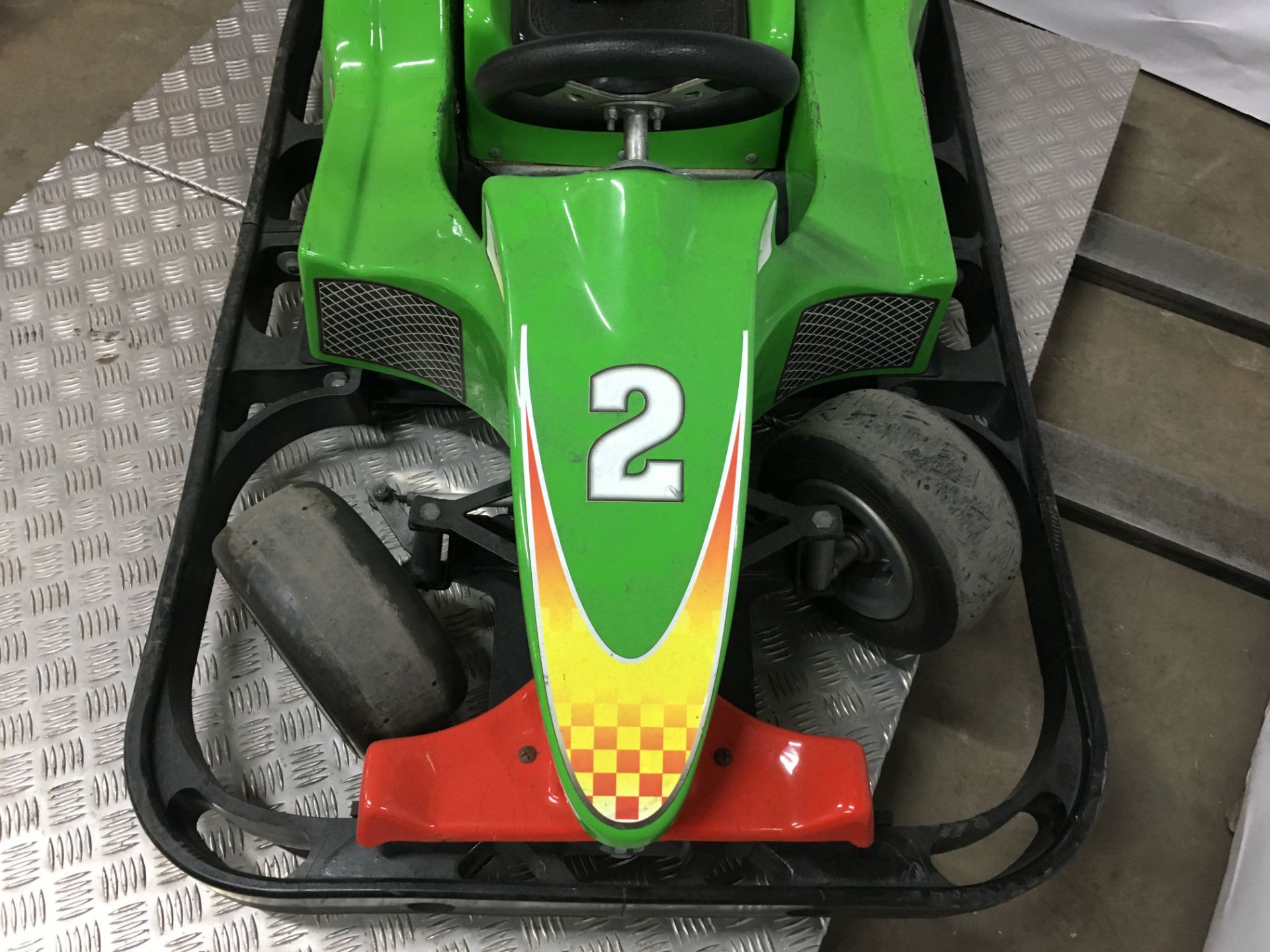 Formula K 'F1' Kids Pay & Ride Go Kart w/ Battery Charger - Bild 3 aus 4