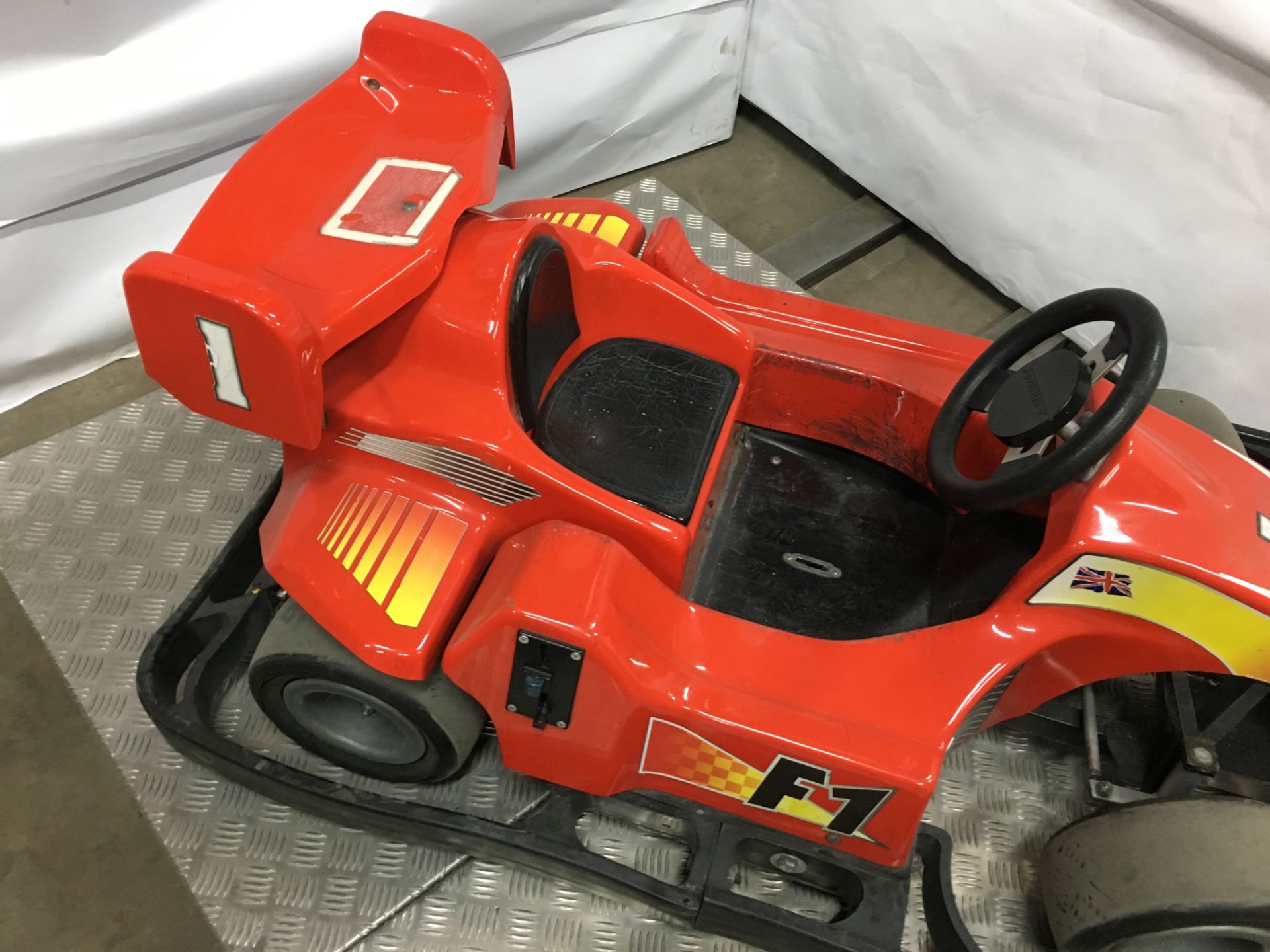 Formula K 'F1' Kids Pay & Ride Go Kart w/ Battery Charger - Bild 4 aus 4