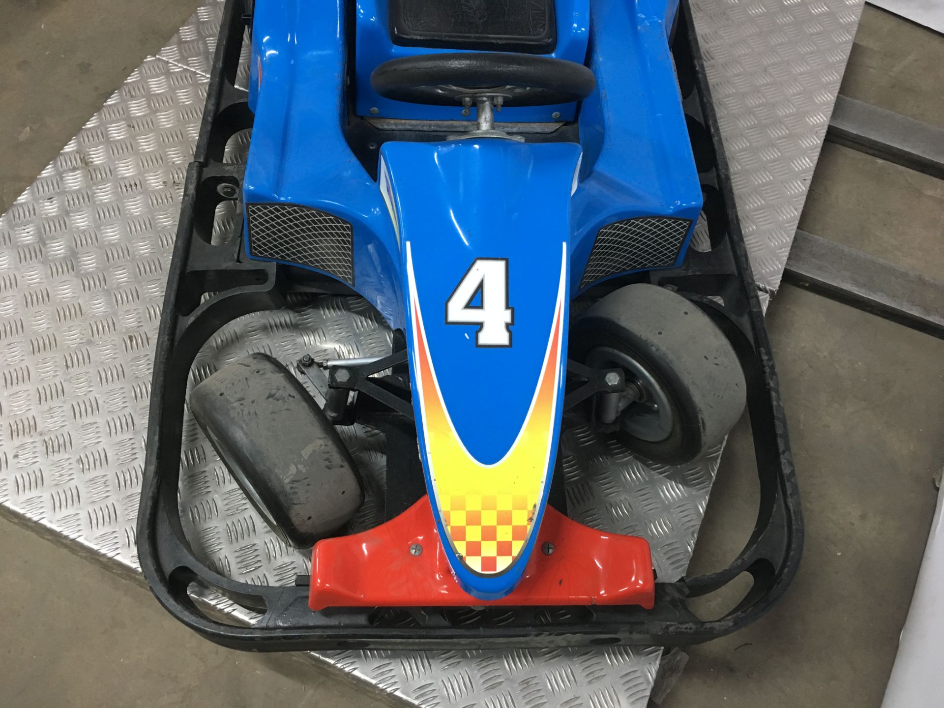 Formula K 'F1' Kids Pay & Ride Go Kart w/ Battery Charger - Bild 4 aus 5