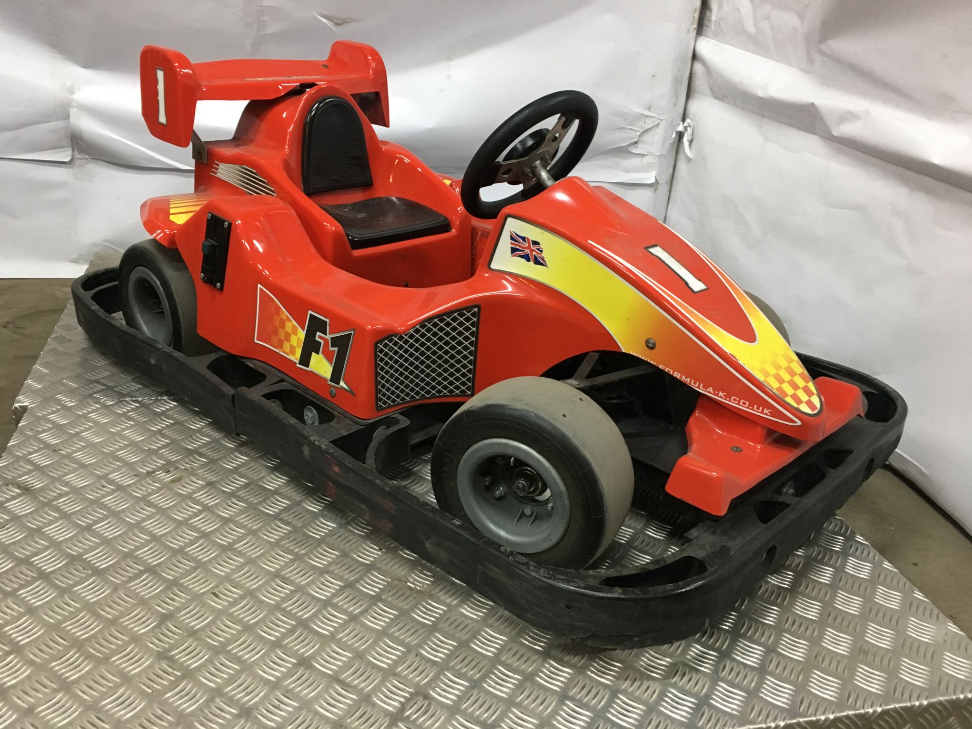 Formula K 'F1' Kids Pay & Ride Go Kart w/ Battery Charger - Bild 2 aus 4